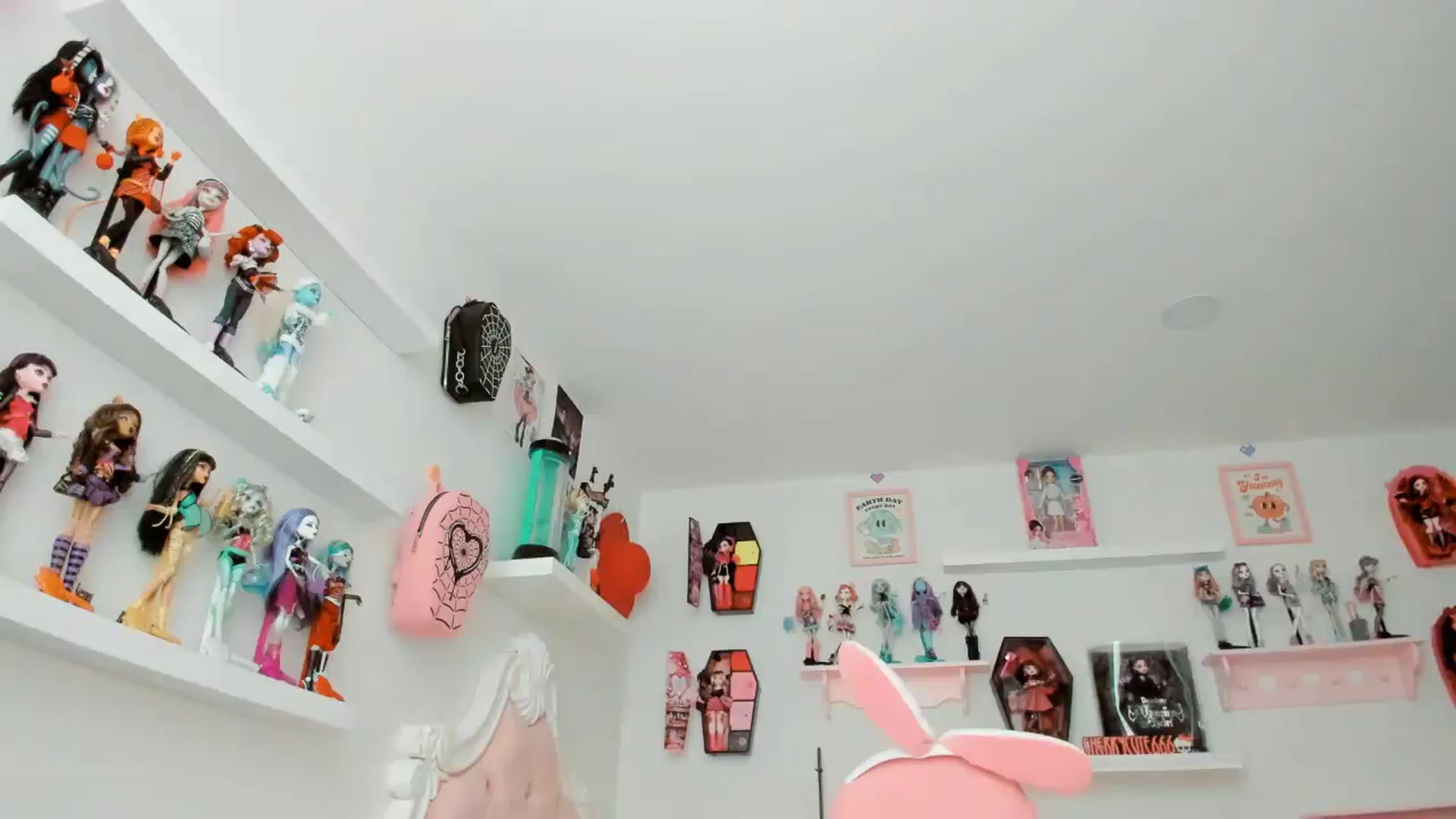 Gallery image thumbnail from Cherrycute666's myfreecams stream on, 11/21/2025, 23:28 image 16 of 20