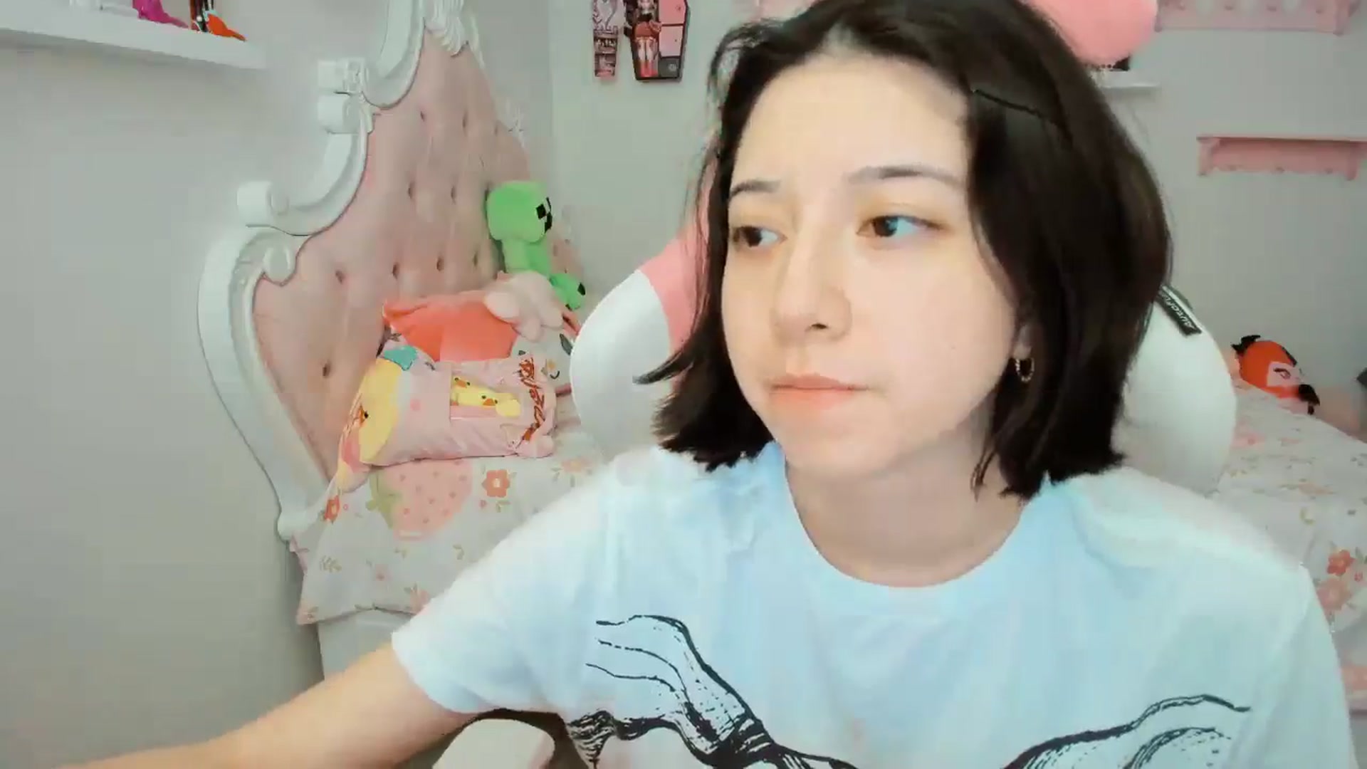 Gallery image thumbnail from Cherrycute666's myfreecams stream on, 11/21/2025, 23:28 image 5 of 20