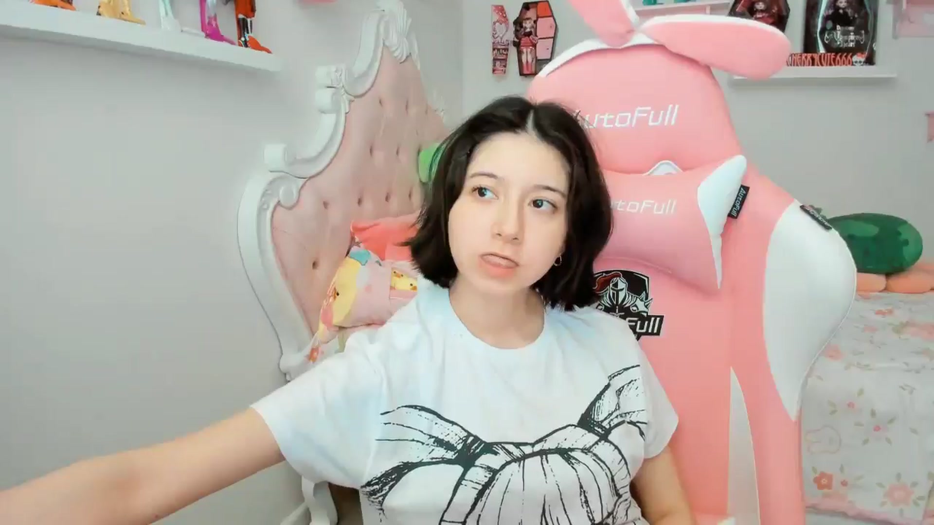Gallery image thumbnail from Cherrycute666's myfreecams stream on, 11/21/2025, 23:28 image 9 of 20