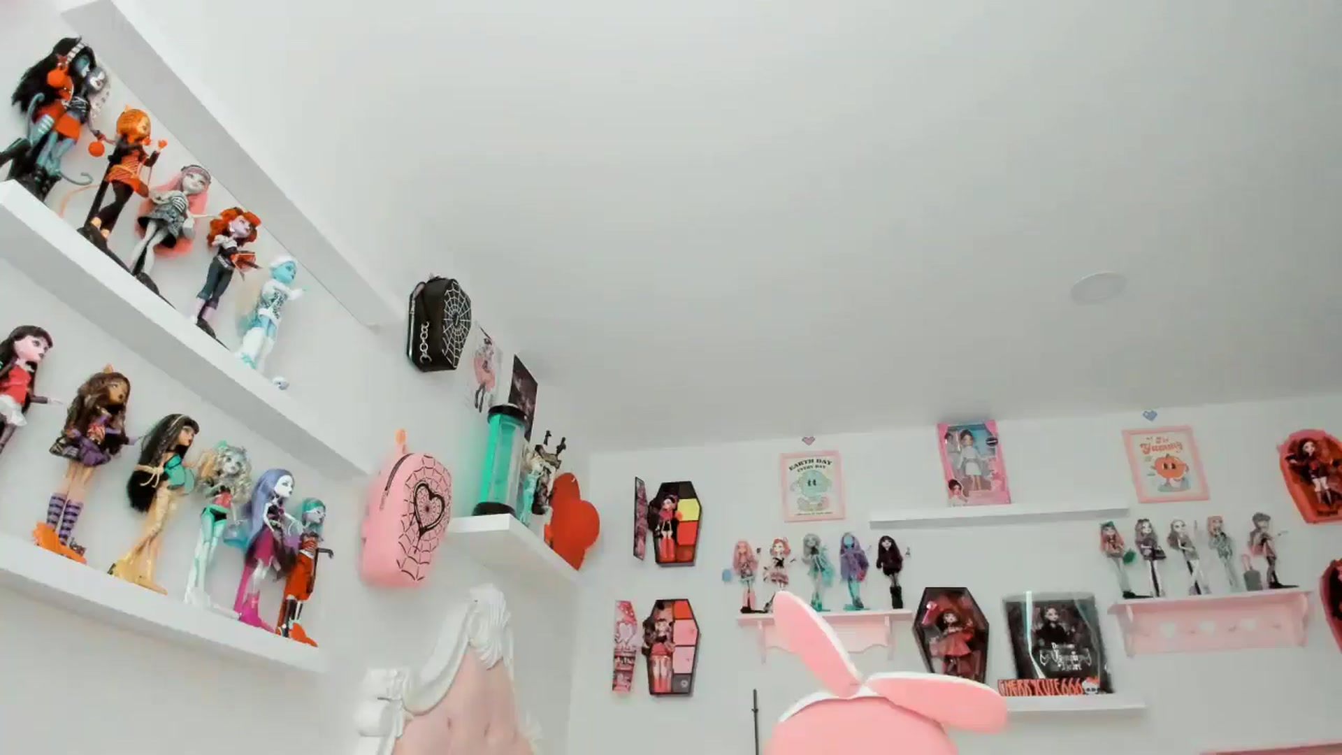 Gallery image thumbnail from Cherrycute666's myfreecams stream on, 11/21/2025, 23:28 image 17 of 20