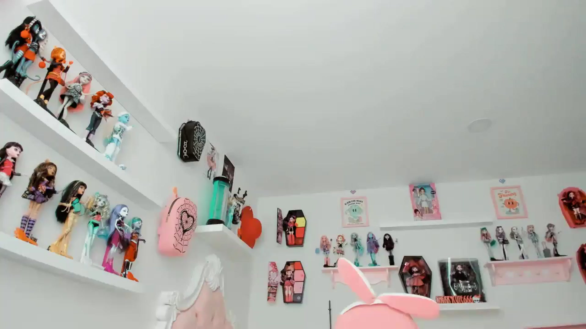 Gallery image thumbnail from Cherrycute666's myfreecams stream on, 11/21/2025, 23:28 image 18 of 20