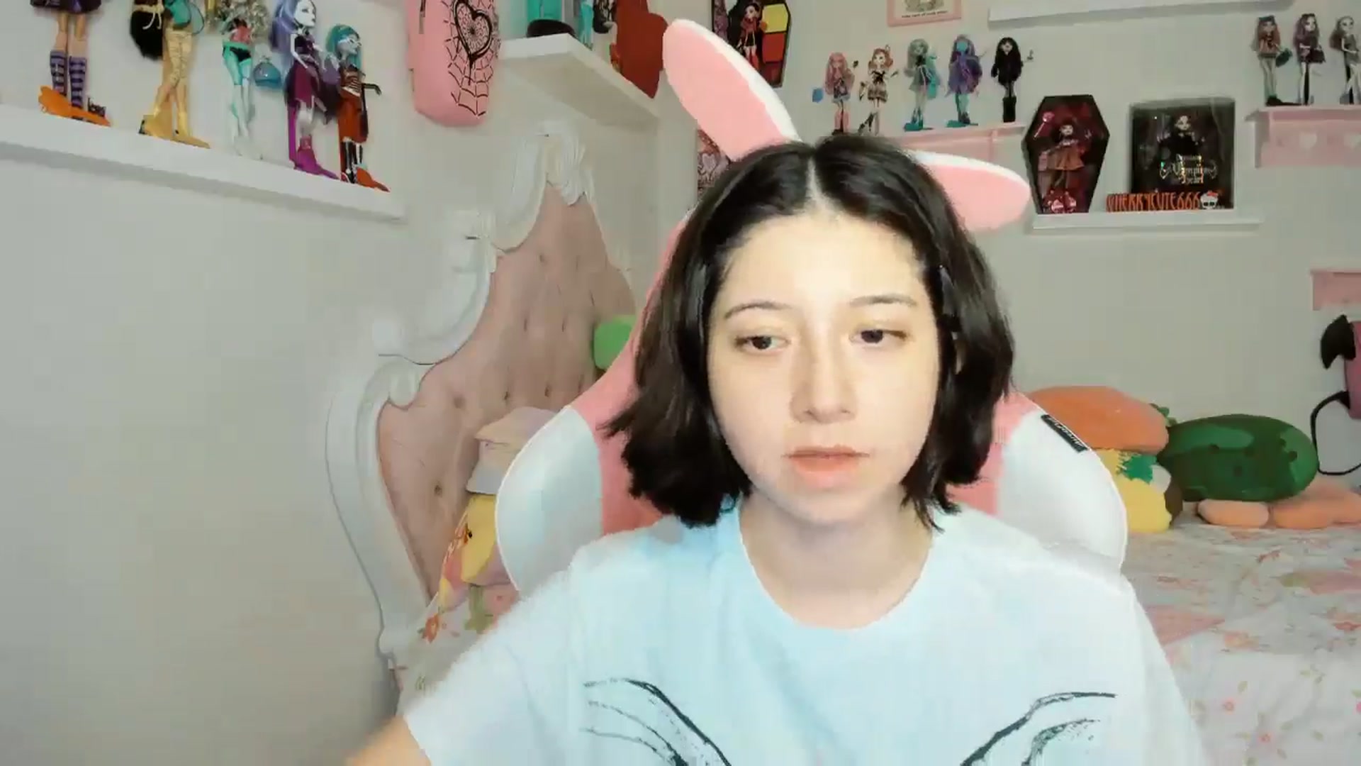 Gallery image thumbnail from Cherrycute666's myfreecams stream on, 11/22/2025, 04:06 image 2 of 20