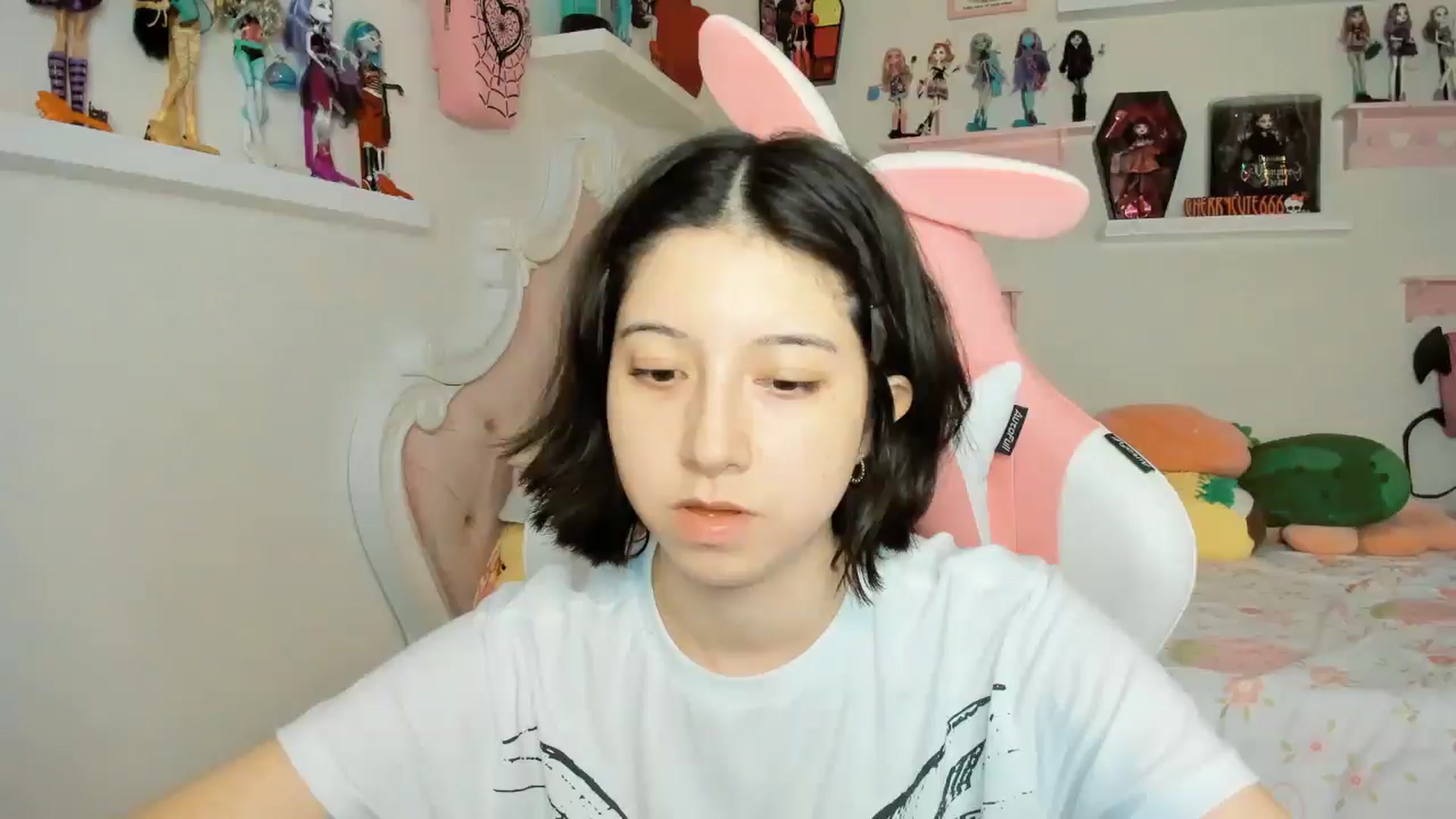 Gallery image thumbnail from Cherrycute666's myfreecams stream on, 11/22/2025, 04:06 image 1 of 20