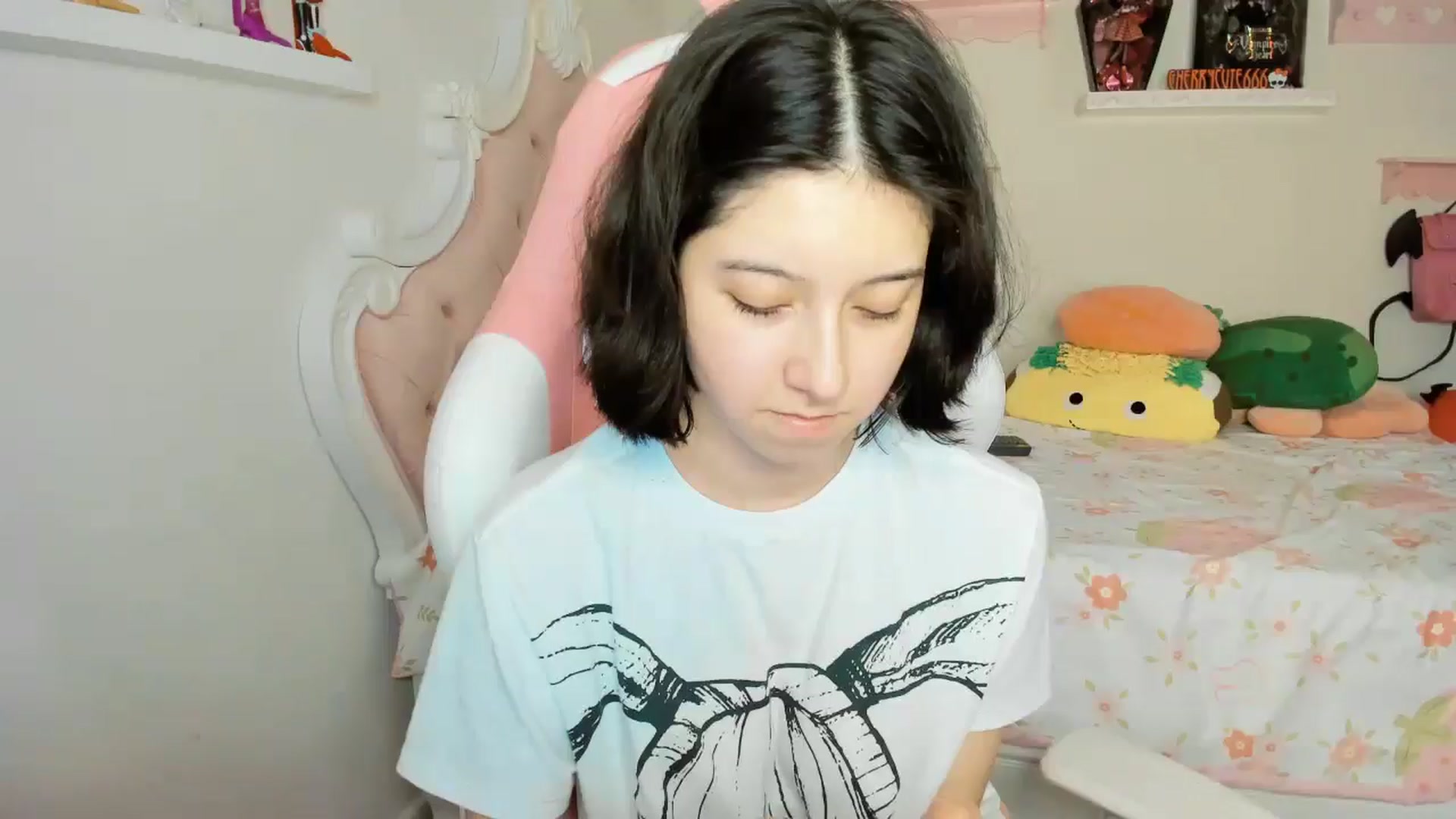 Gallery image thumbnail from Cherrycute666's myfreecams stream on, 11/22/2025, 05:16 image 10 of 20