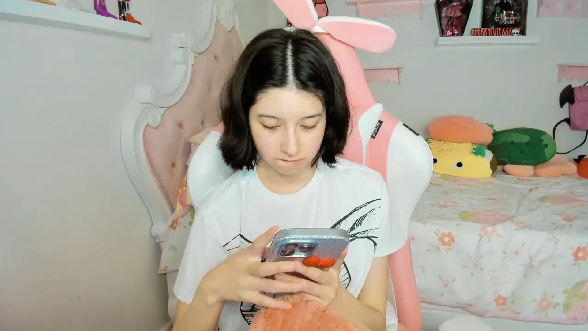 Gallery image thumbnail from Cherrycute666's myfreecams stream on, 11/22/2025, 05:16 image 11 of 20