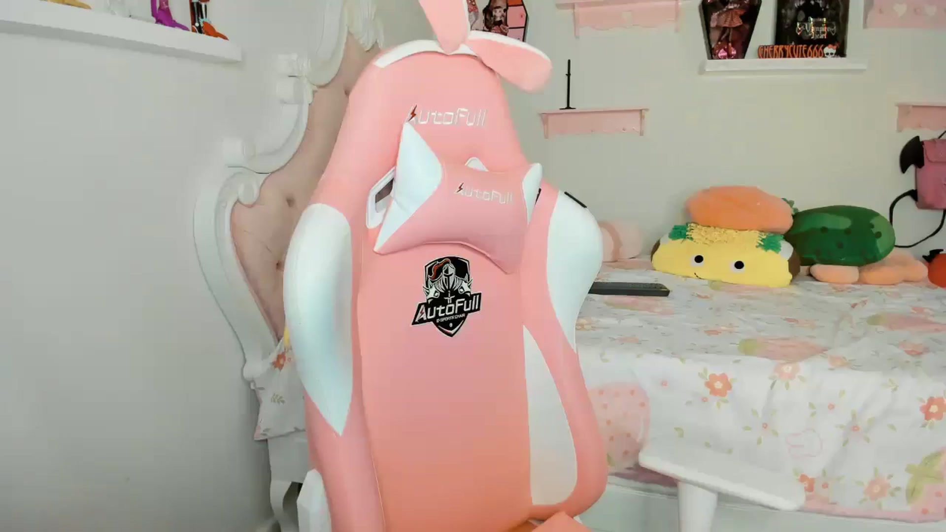 Gallery image thumbnail from Cherrycute666's myfreecams stream on, 11/22/2025, 05:16 image 9 of 20