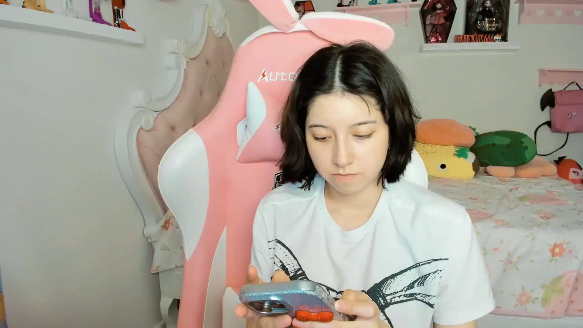 Gallery image thumbnail from Cherrycute666's myfreecams stream on, 11/22/2025, 05:16 image 1 of 20