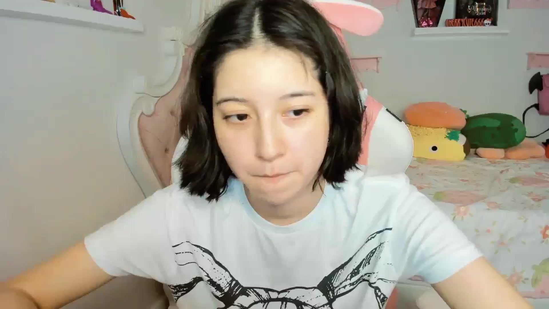 Gallery image thumbnail from Cherrycute666's myfreecams stream on, 11/22/2025, 05:16 image 12 of 20