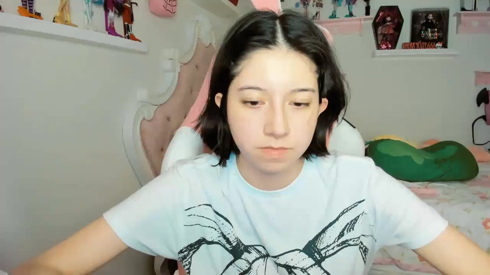 Gallery image thumbnail from Cherrycute666's myfreecams stream on, 11/22/2025, 07:48 image 8 of 20