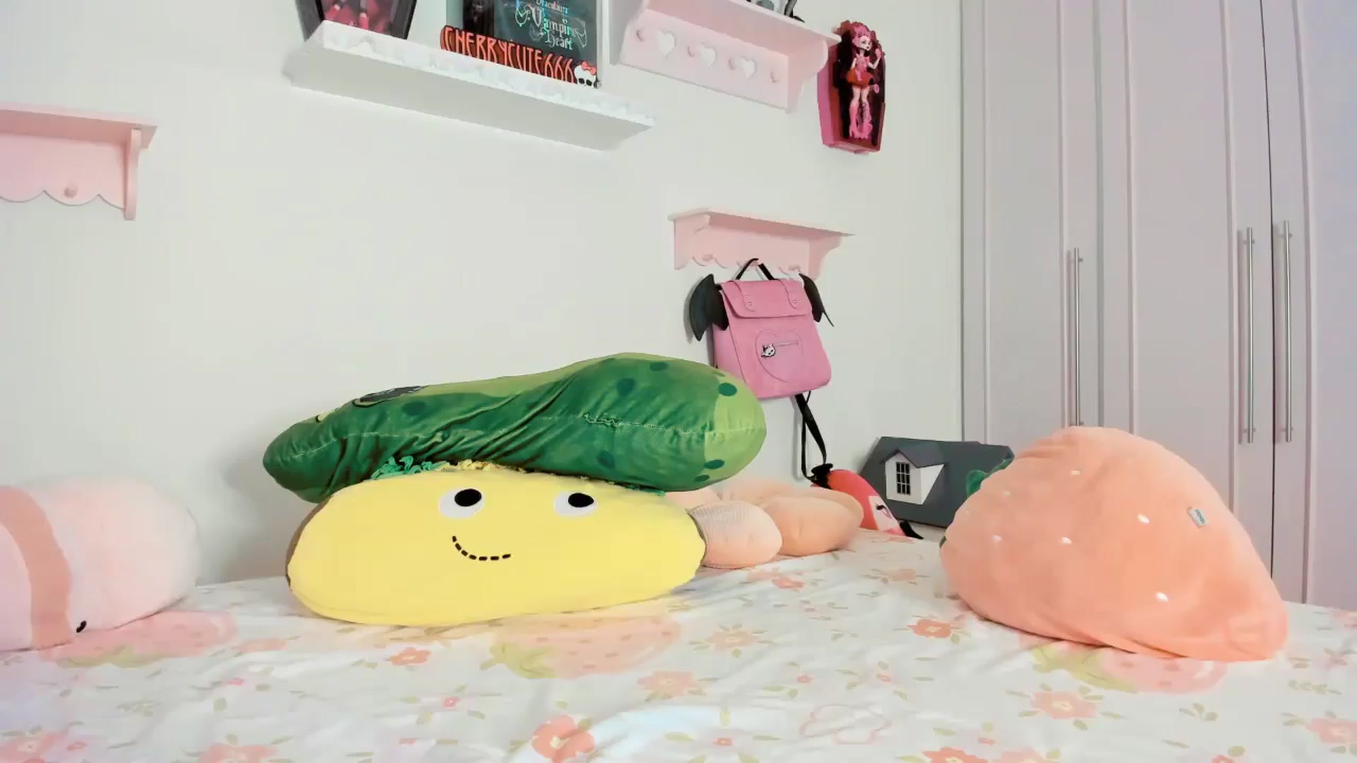 Gallery image thumbnail from Cherrycute666's myfreecams stream on, 11/22/2025, 07:48 image 3 of 20