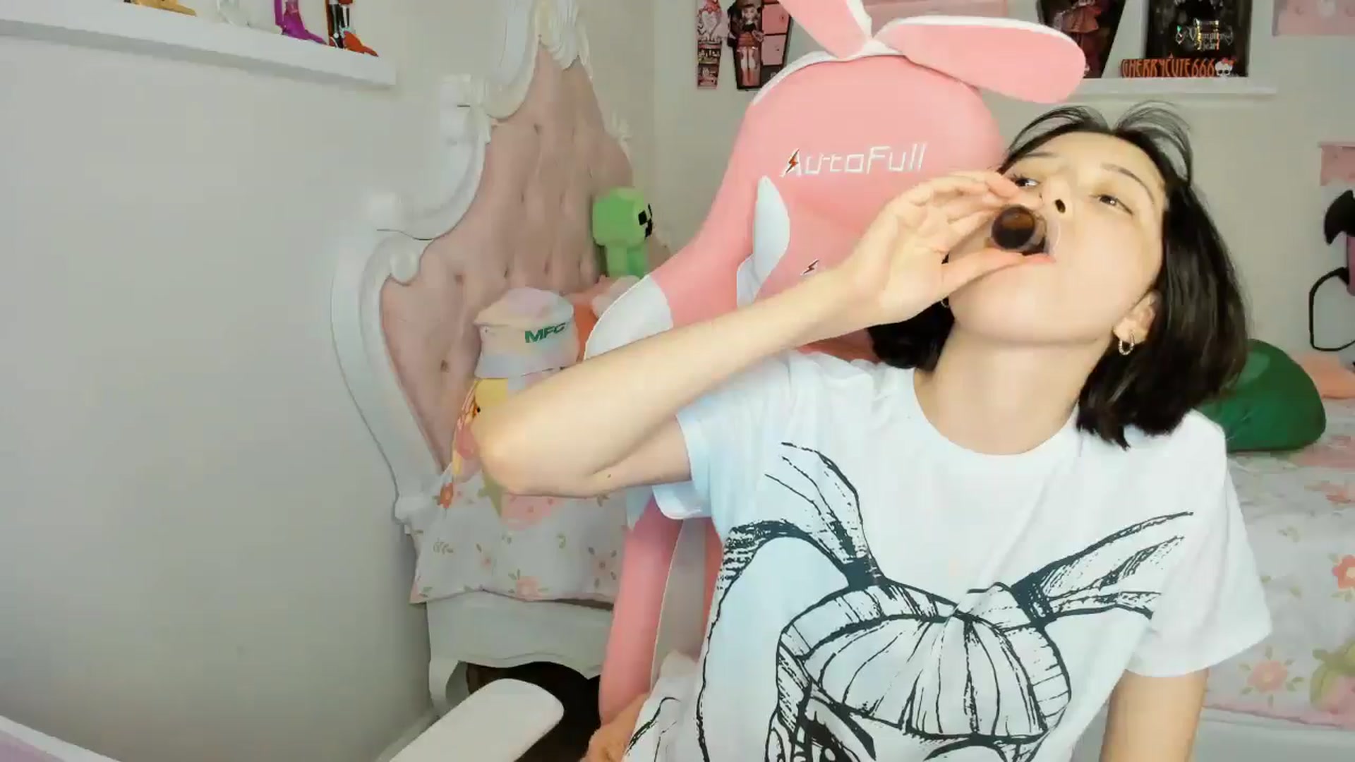 Gallery image thumbnail from Cherrycute666's myfreecams stream on, 11/22/2025, 07:48 image 7 of 20