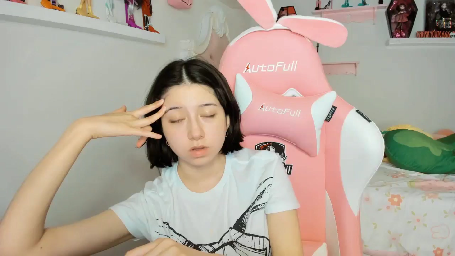 Gallery image thumbnail from Cherrycute666's myfreecams stream on, 11/22/2025, 08:31 image 1 of 20