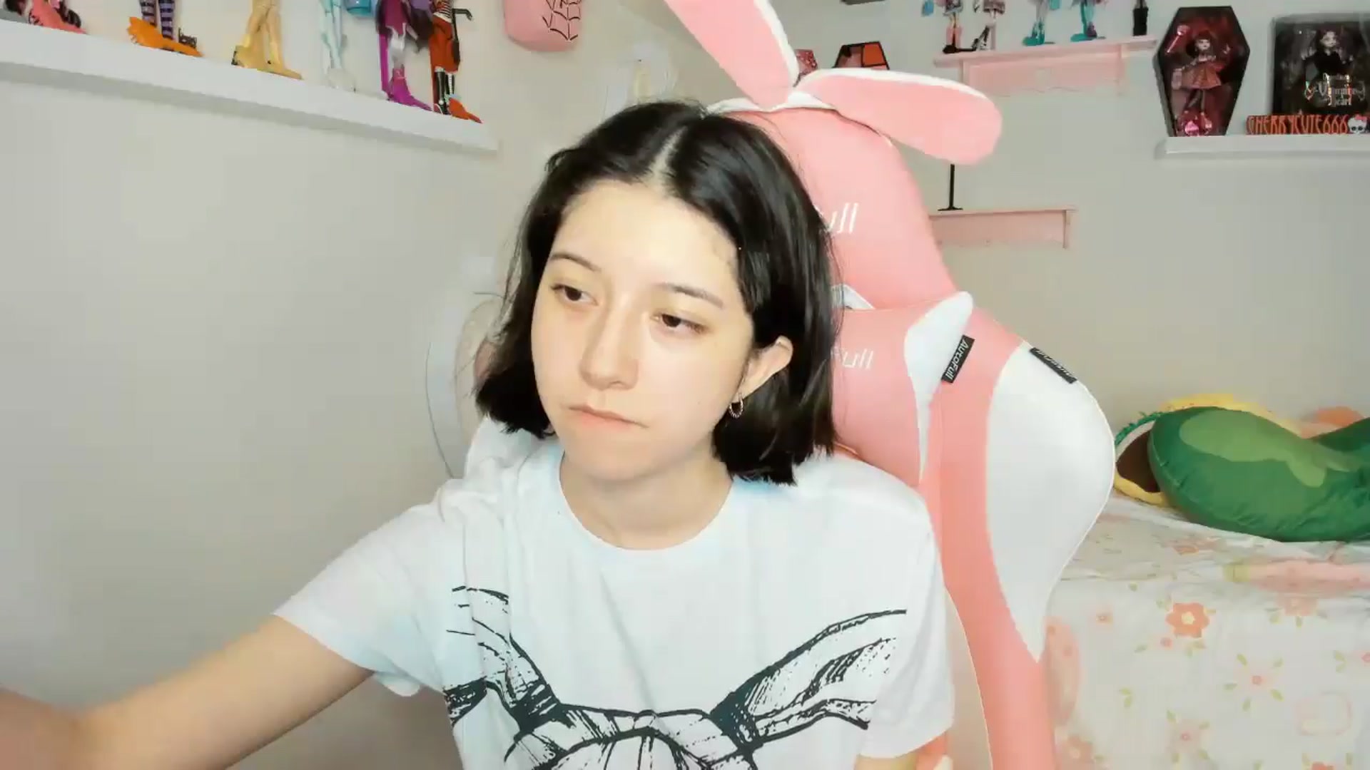Gallery image thumbnail from Cherrycute666's myfreecams stream on, 11/22/2025, 08:31 image 5 of 20
