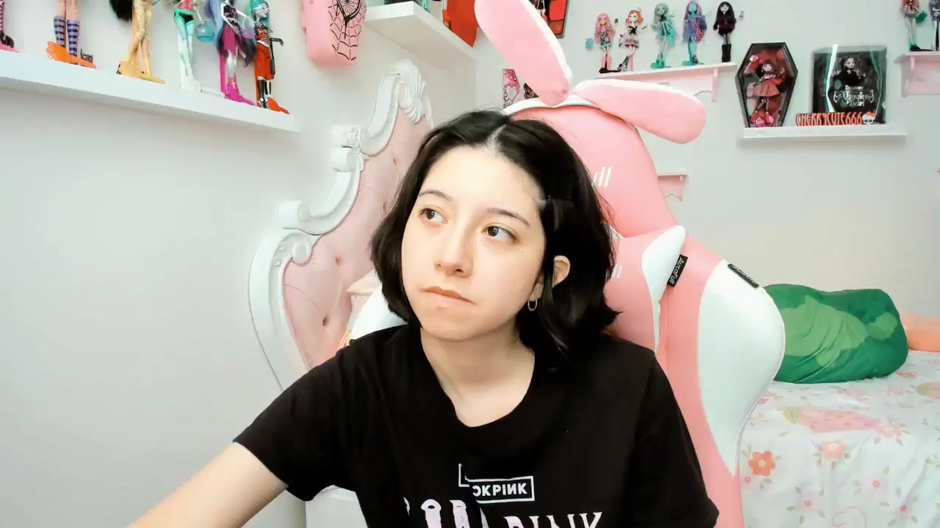 Gallery image thumbnail from Cherrycute666's myfreecams stream on, 11/22/2025, 22:04 image 1 of 20