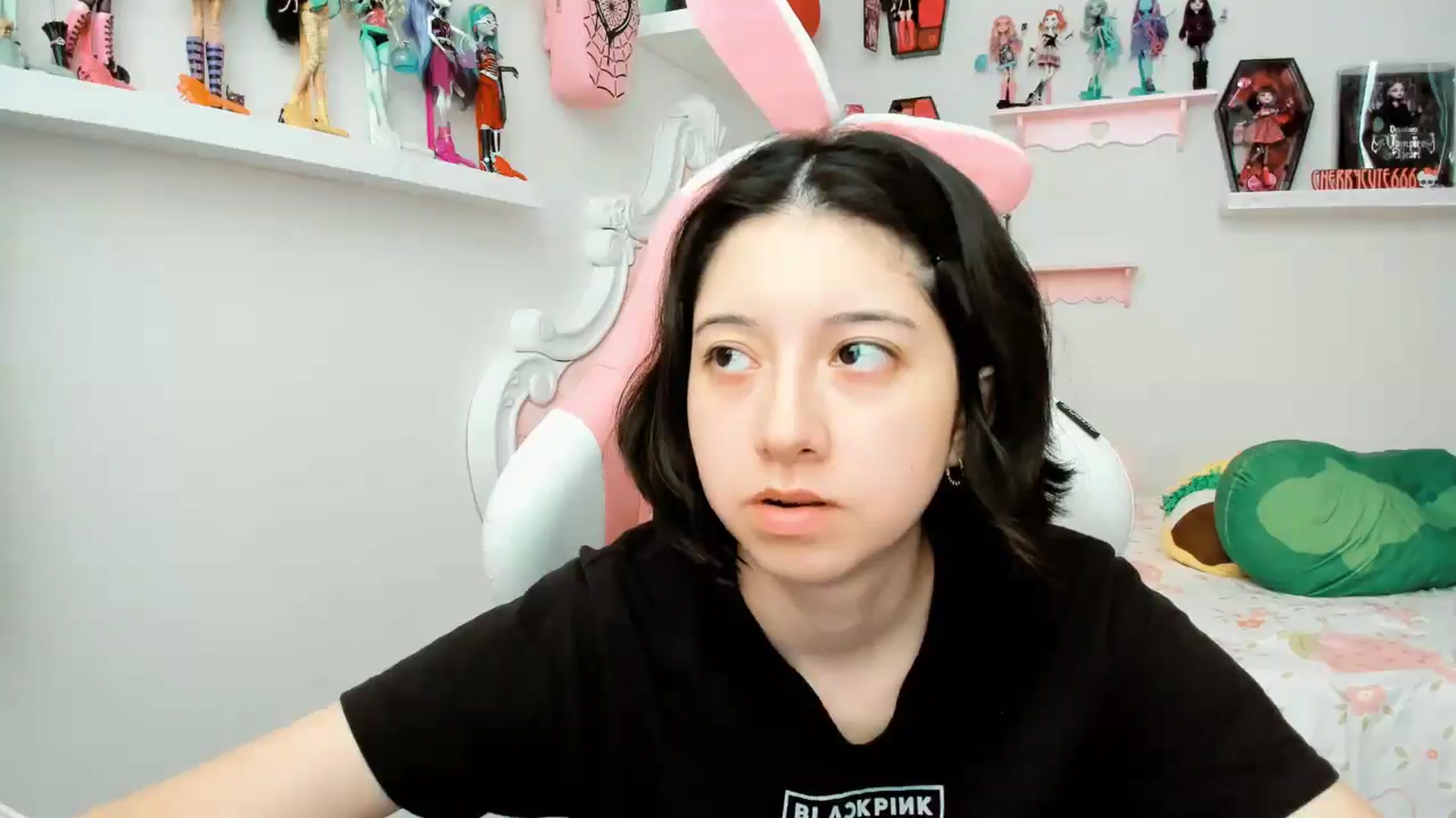 Gallery image thumbnail from Cherrycute666's myfreecams stream on, 11/22/2025, 22:04 image 15 of 20