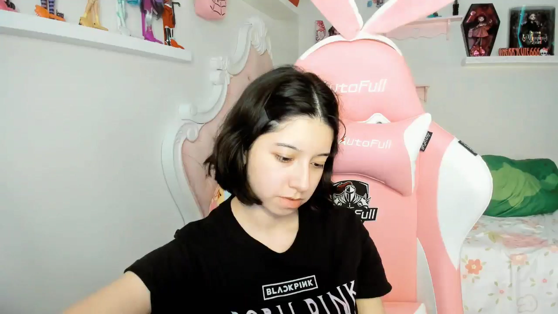 Gallery image thumbnail from Cherrycute666's myfreecams stream on, 11/23/2025, 01:14 image 2 of 20