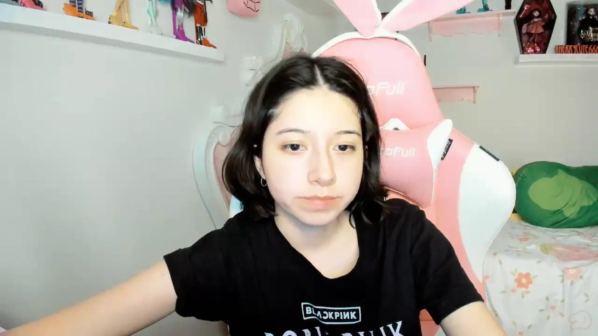 Gallery image thumbnail from Cherrycute666's myfreecams stream on, 11/23/2025, 01:14 image 6 of 20