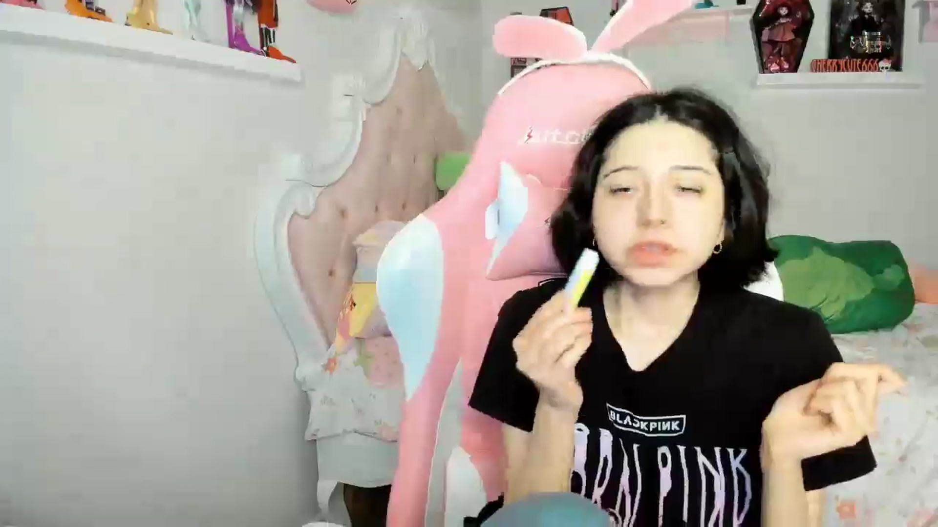 Gallery image thumbnail from Cherrycute666's myfreecams stream on, 11/23/2025, 01:14 image 19 of 20