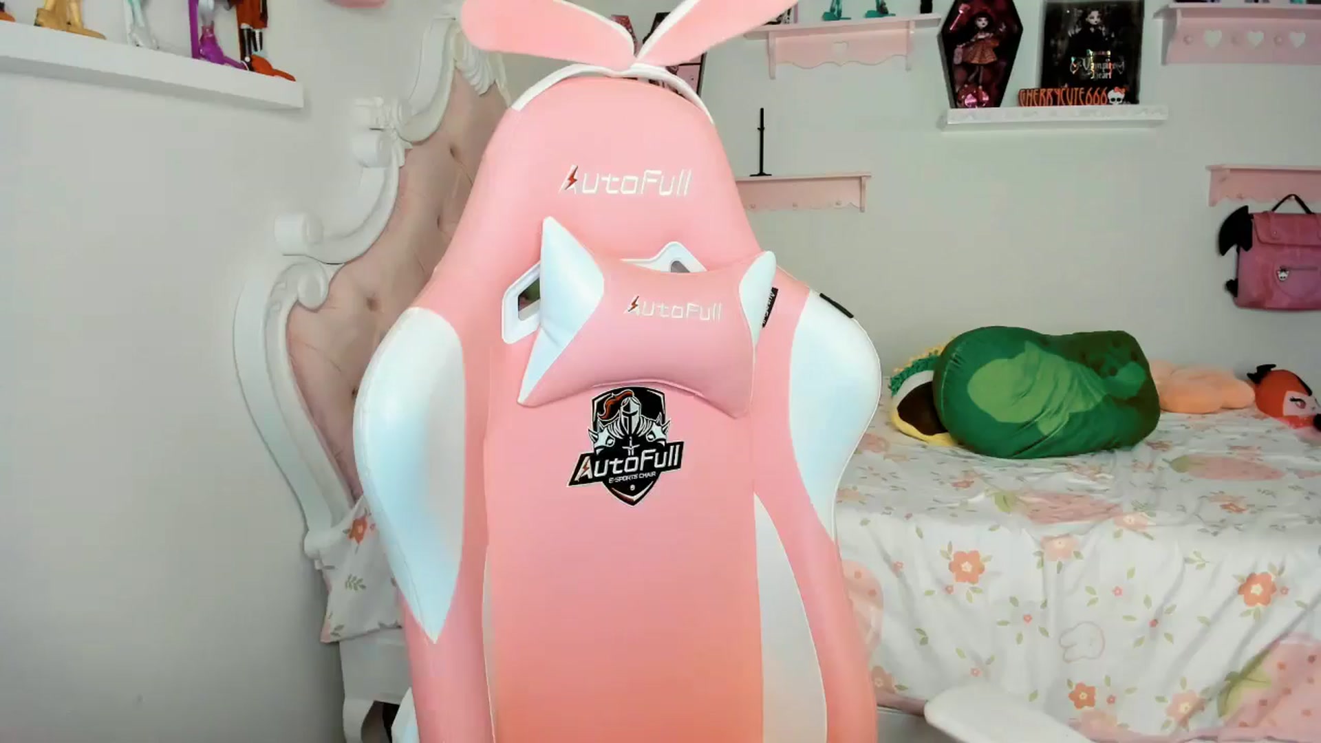 Gallery image thumbnail from Cherrycute666's myfreecams stream on, 11/23/2025, 01:14 image 20 of 20