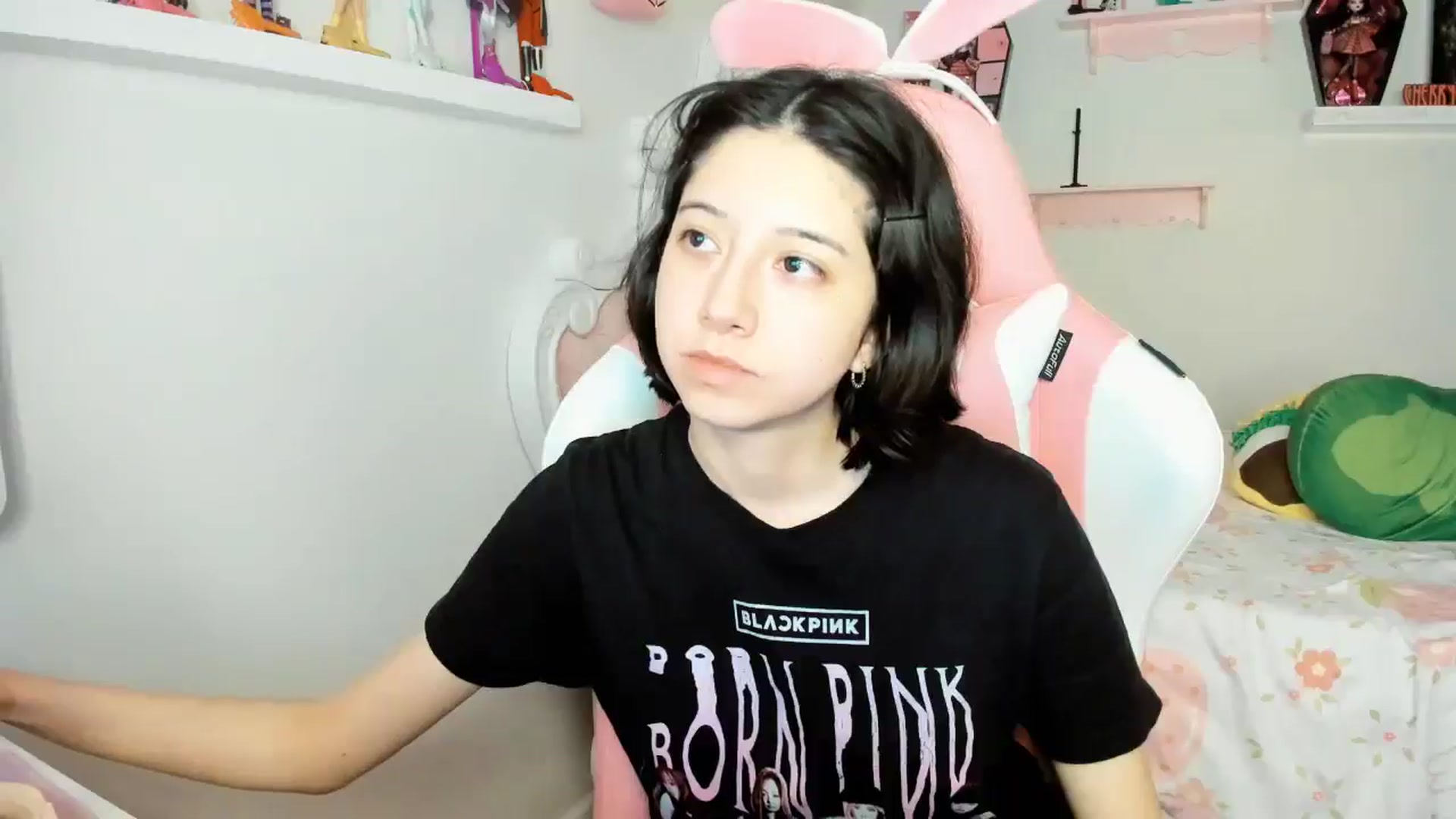 Gallery image thumbnail from Cherrycute666's myfreecams stream on, 11/23/2025, 01:14 image 13 of 20