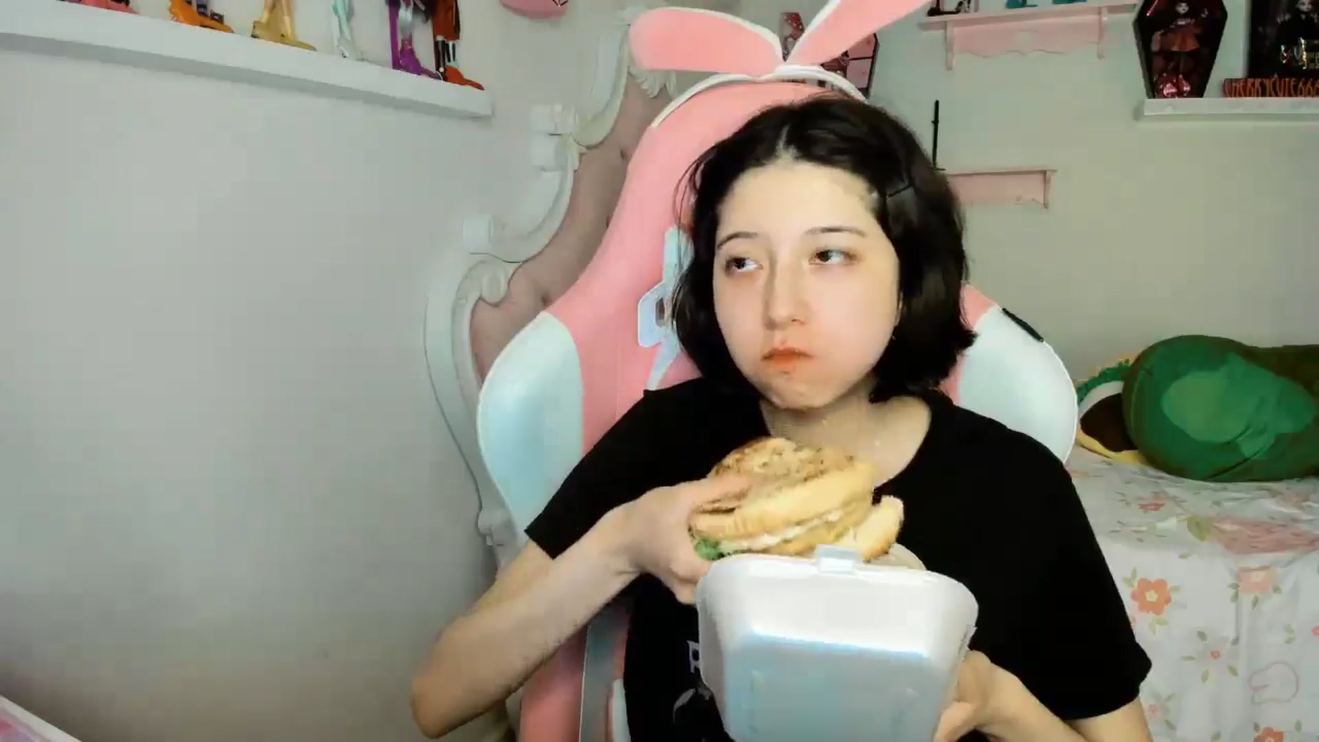 Gallery image thumbnail from Cherrycute666's myfreecams stream on, 11/23/2025, 01:20 image 6 of 20