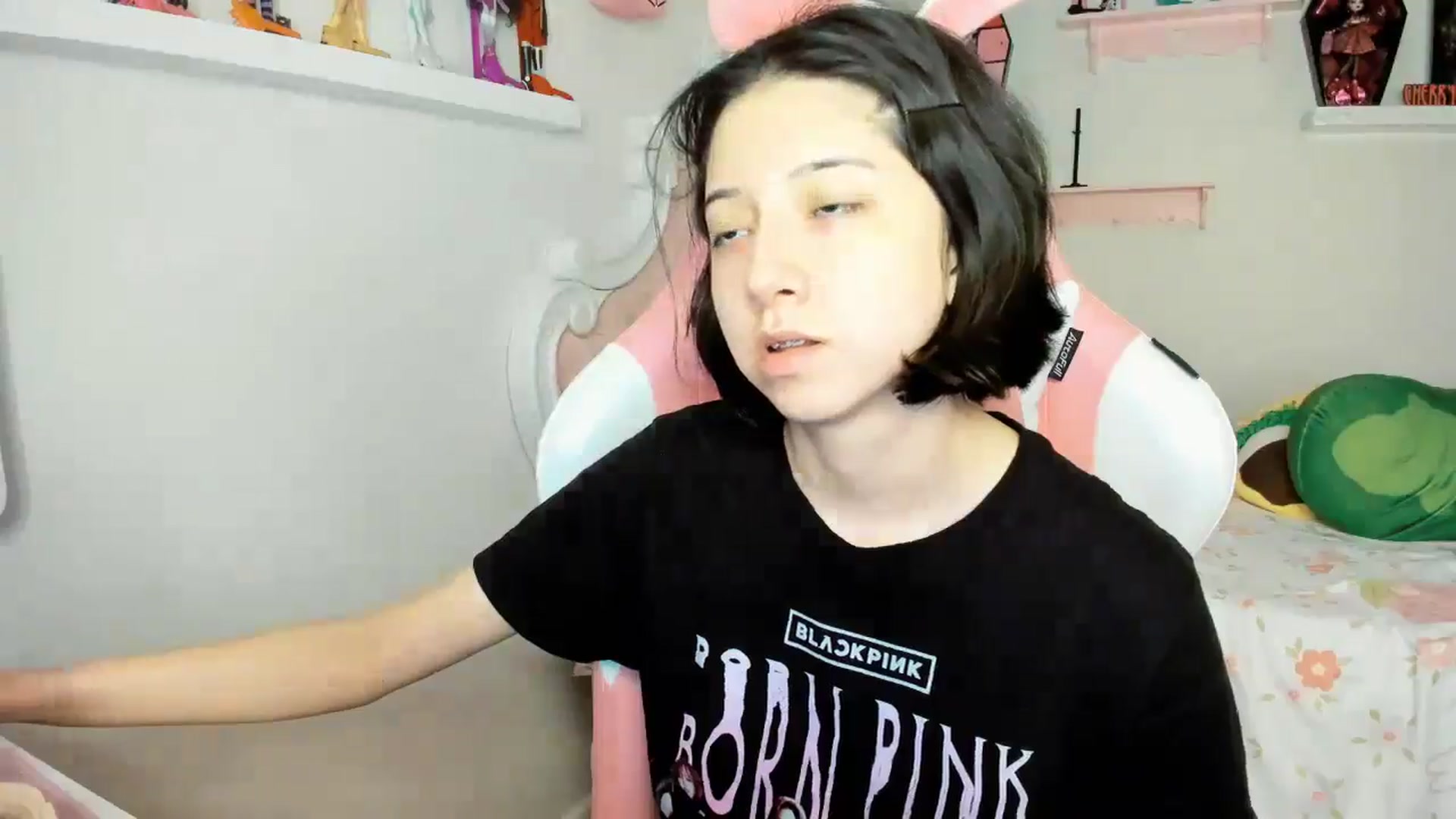 Gallery image thumbnail from Cherrycute666's myfreecams stream on, 11/23/2025, 01:20 image 5 of 20