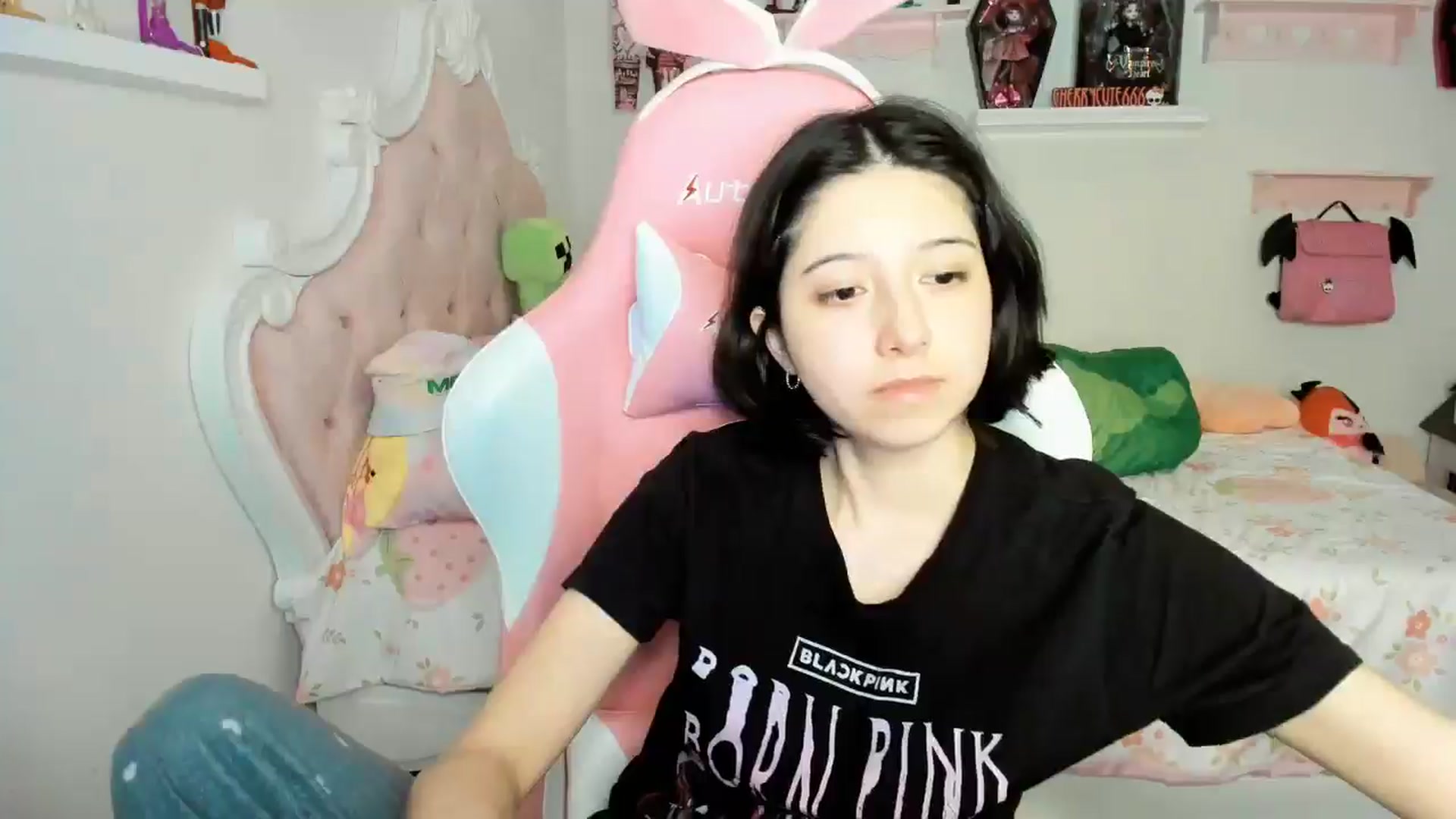 Gallery image thumbnail from Cherrycute666's myfreecams stream on, 11/23/2025, 04:50 image 18 of 20