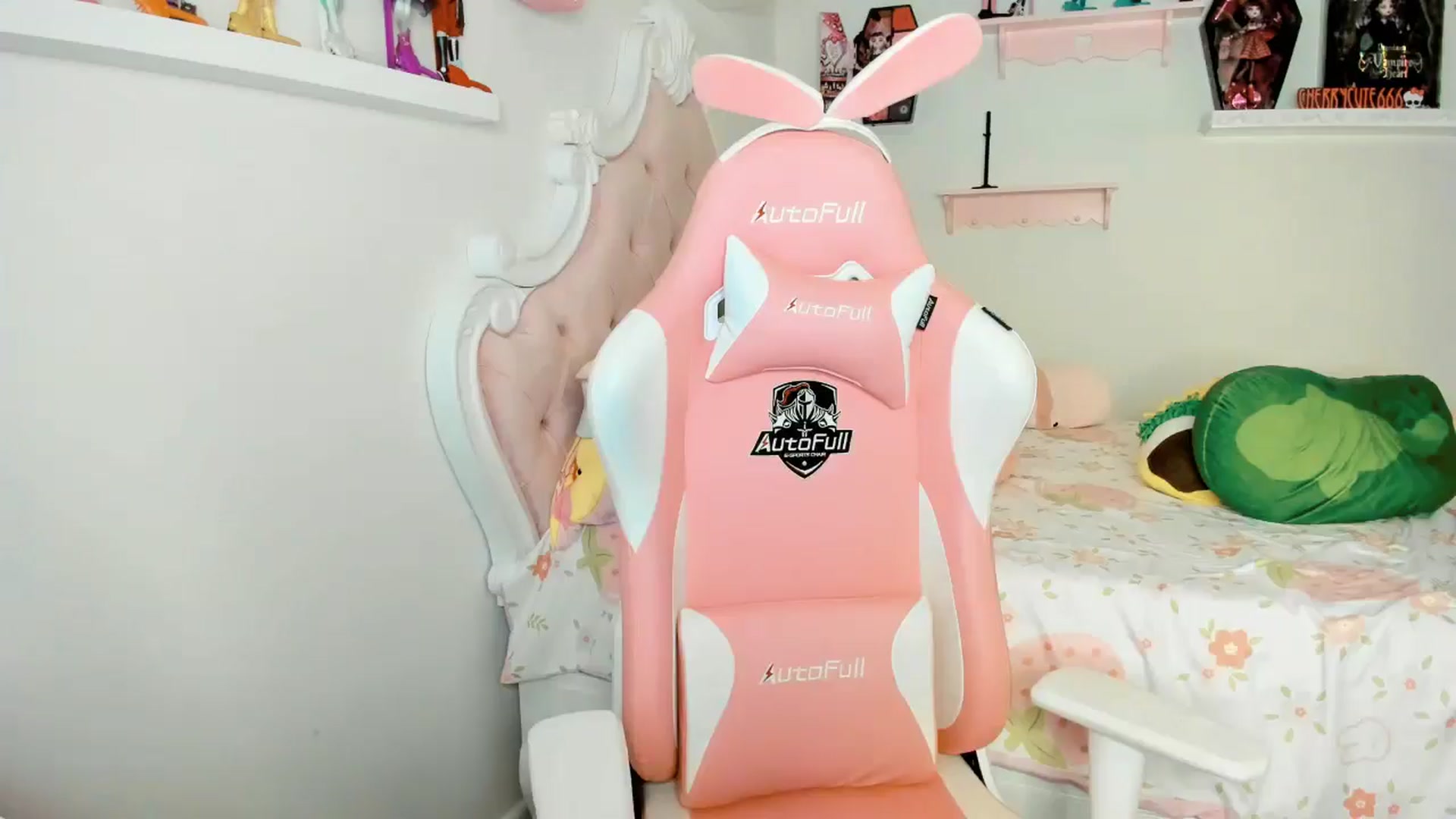 Gallery image thumbnail from Cherrycute666's myfreecams stream on, 11/23/2025, 04:50 image 20 of 20