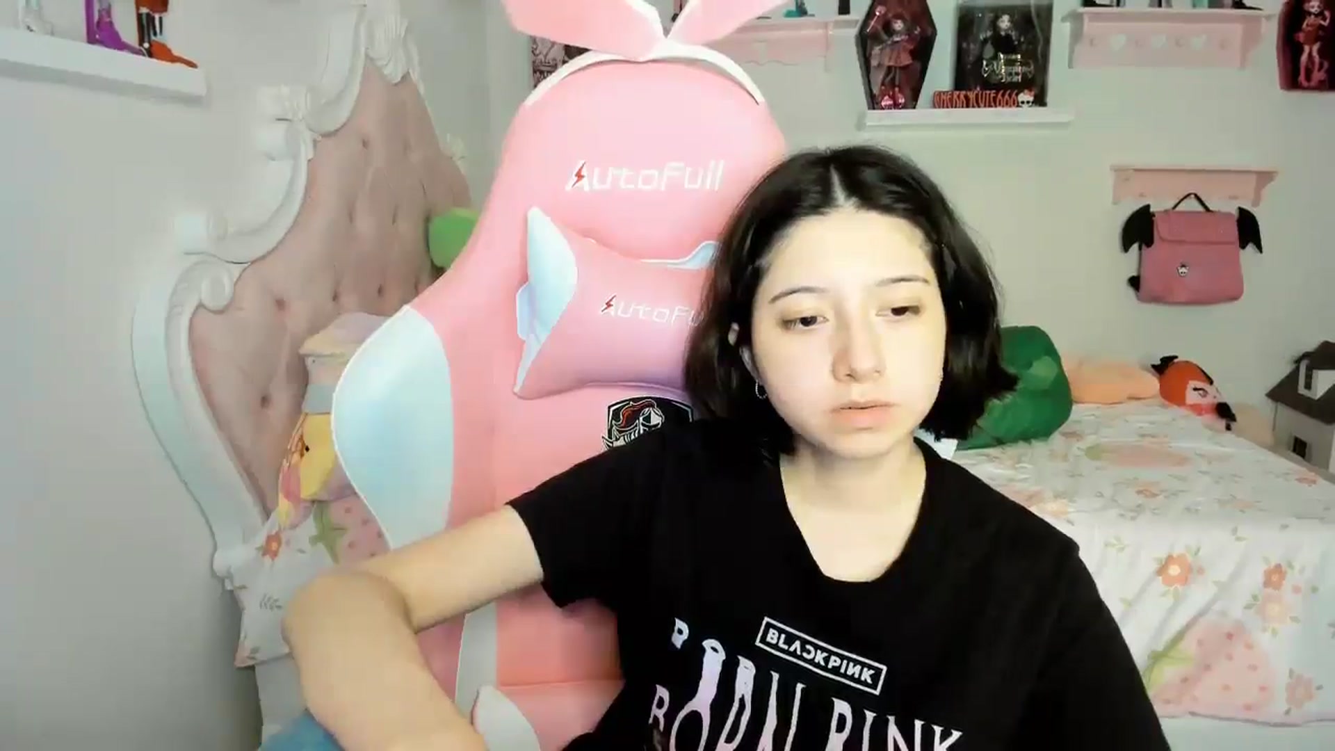 Gallery image thumbnail from Cherrycute666's myfreecams stream on, 11/23/2025, 04:50 image 19 of 20