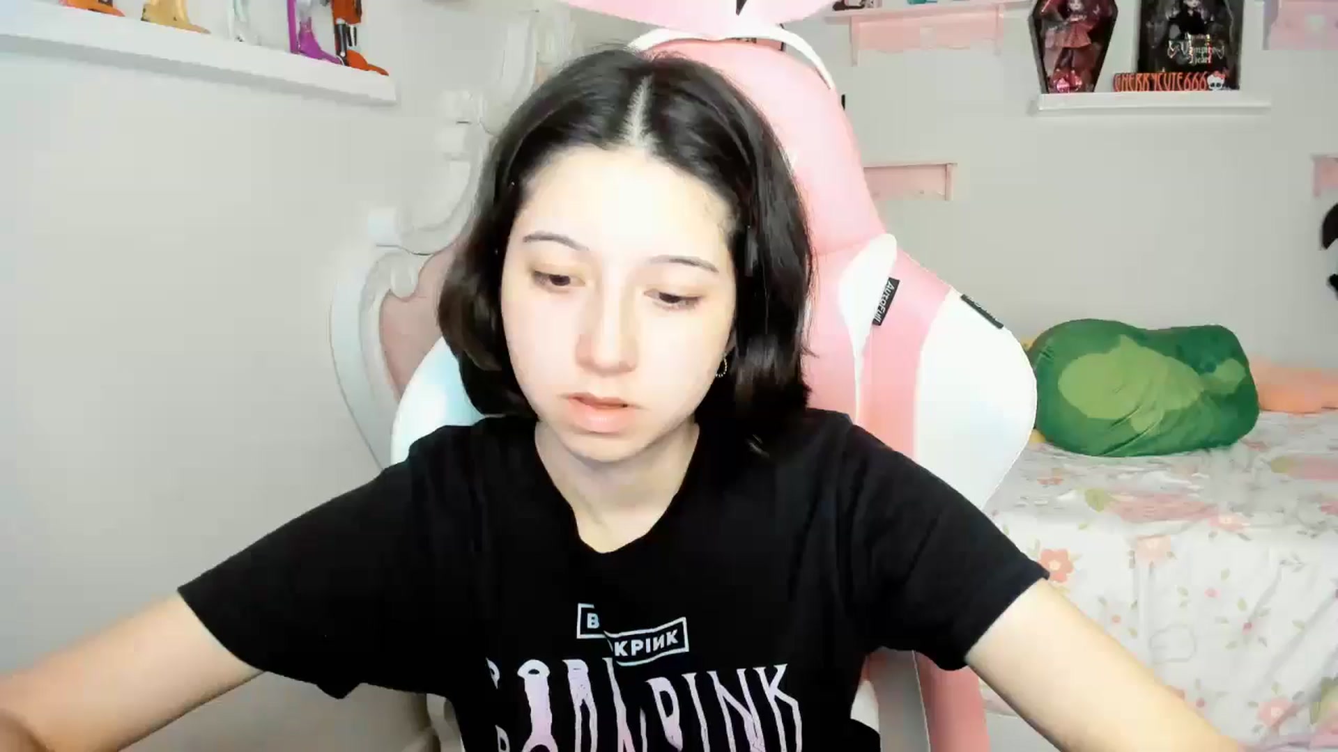 Gallery image thumbnail from Cherrycute666's myfreecams stream on, 11/23/2025, 04:50 image 16 of 20