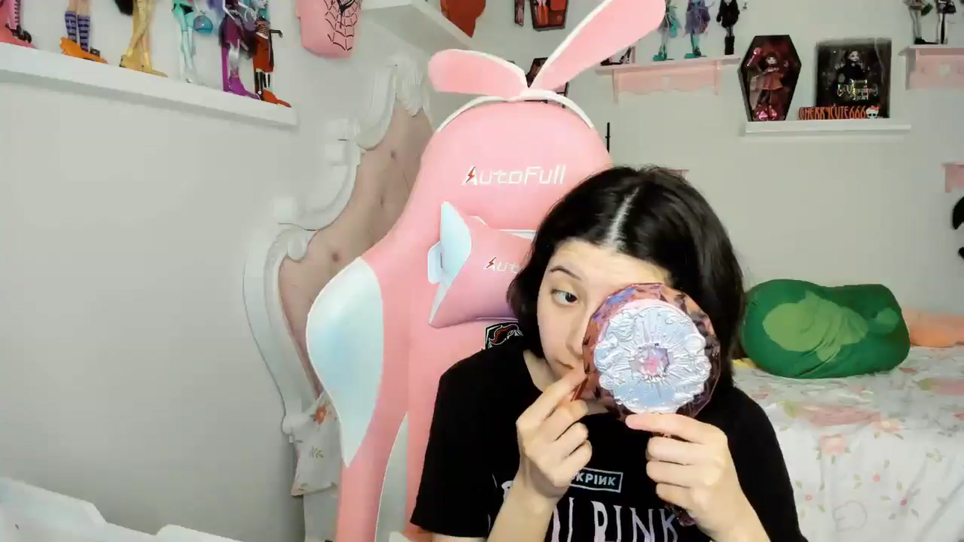 Gallery image thumbnail from Cherrycute666's myfreecams stream on, 11/23/2025, 04:50 image 14 of 20
