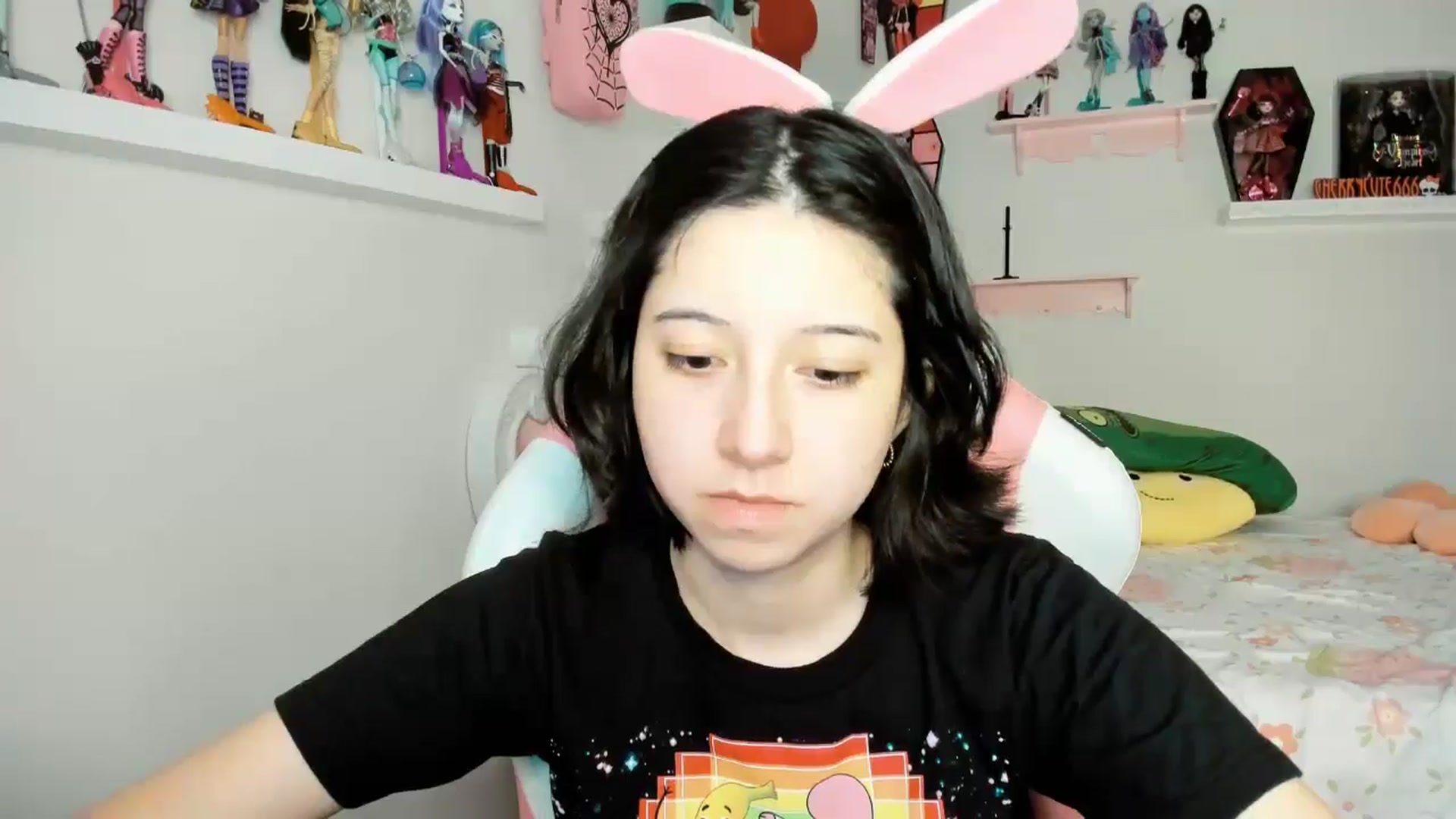 Gallery image thumbnail from Cherrycute666's myfreecams stream on, 11/23/2025, 07:33 image 14 of 20