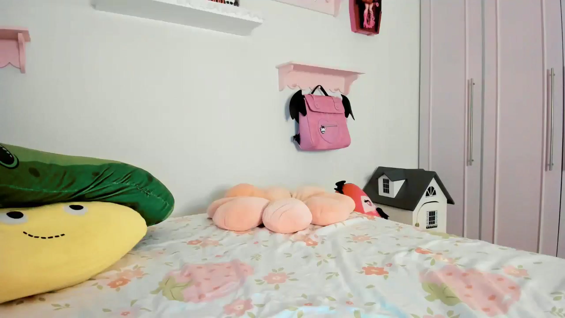 Gallery image thumbnail from Cherrycute666's myfreecams stream on, 11/23/2025, 07:33 image 16 of 20