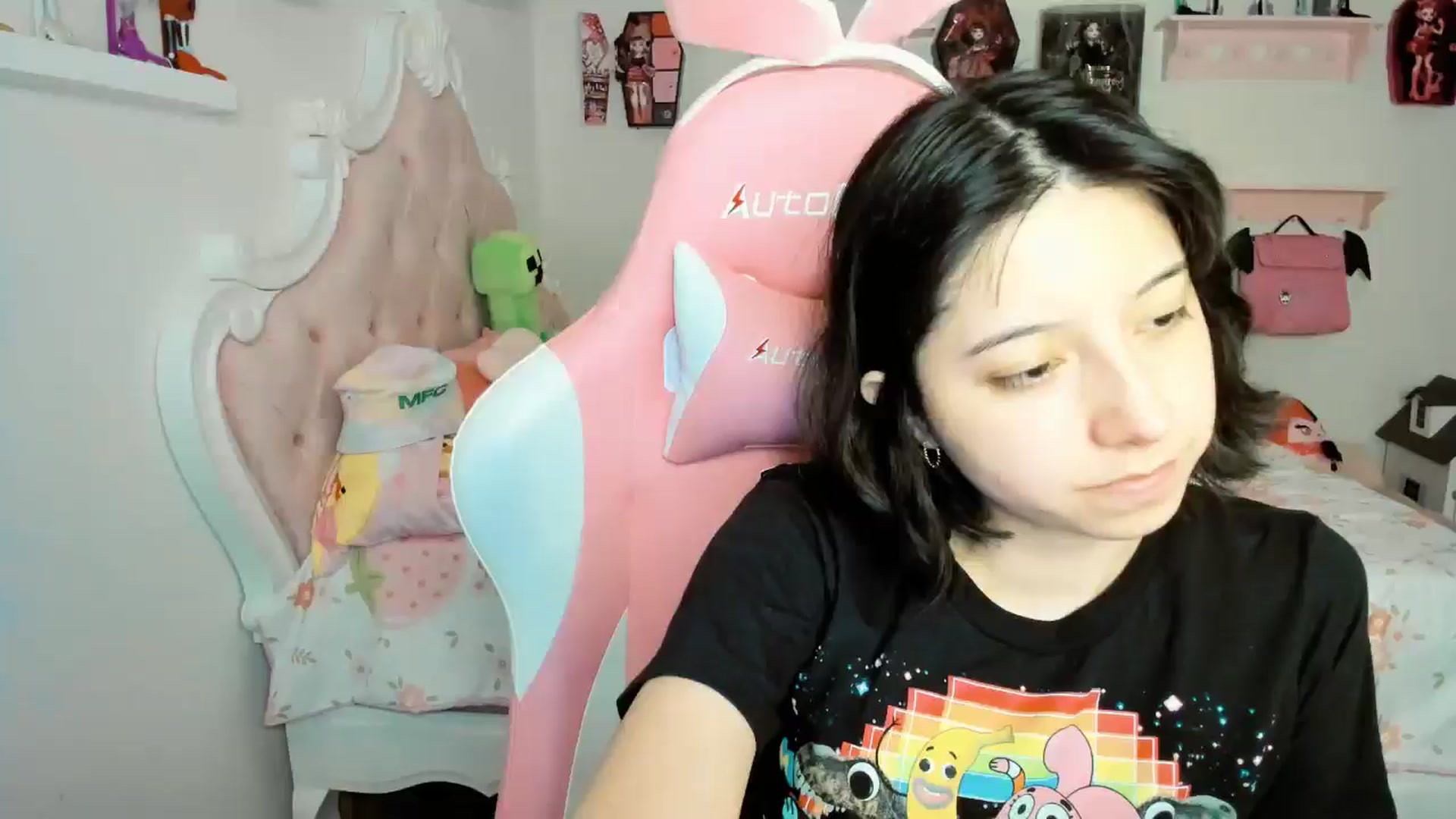 Gallery image thumbnail from Cherrycute666's myfreecams stream on, 11/23/2025, 07:33 image 11 of 20