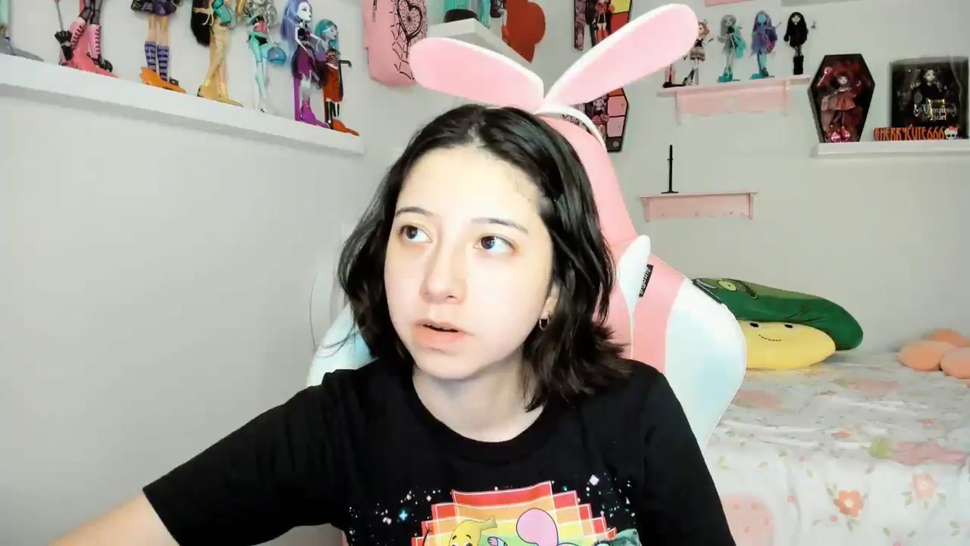 Gallery image thumbnail from Cherrycute666's myfreecams stream on, 11/23/2025, 07:33 image 15 of 20