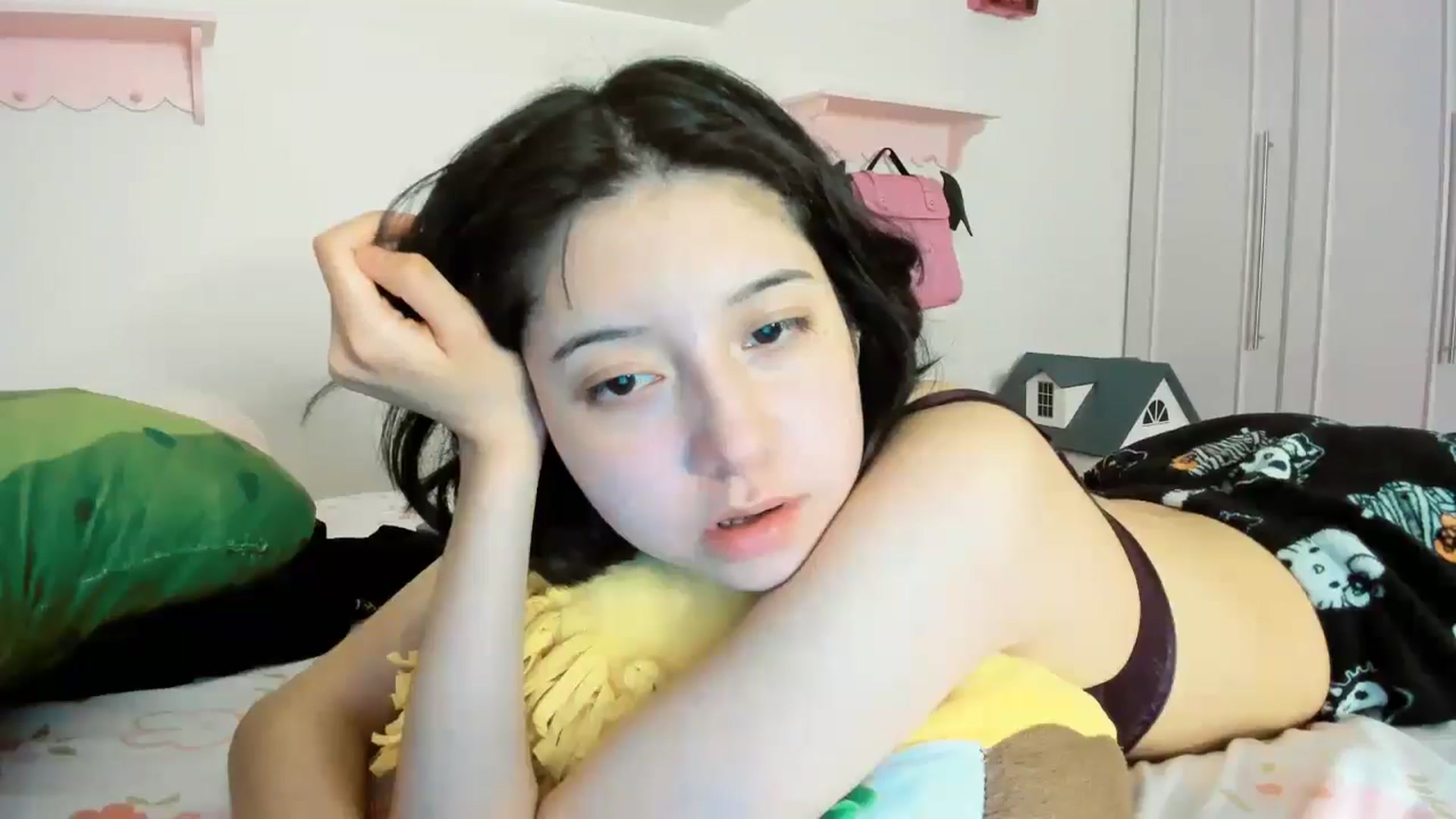 Gallery image thumbnail from Cherrycute666's myfreecams stream on, 11/23/2025, 08:36 image 12 of 20