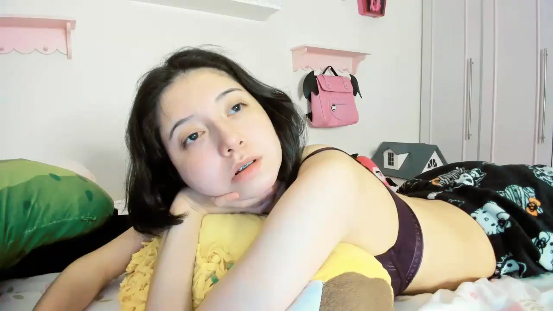 Gallery image thumbnail from Cherrycute666's myfreecams stream on, 11/23/2025, 08:36 image 9 of 20