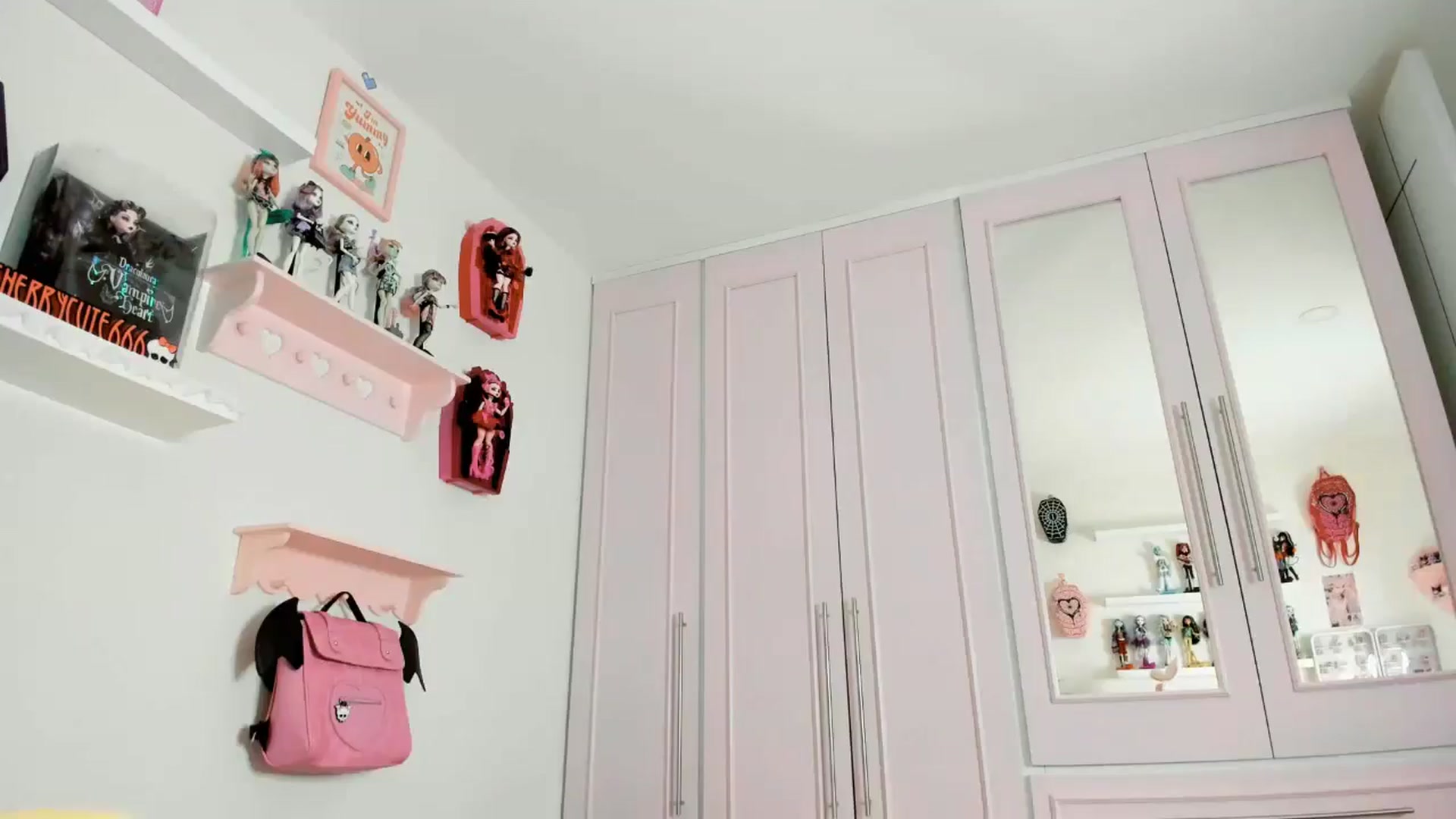 Gallery image thumbnail from Cherrycute666's myfreecams stream on, 11/23/2025, 08:36 image 20 of 20