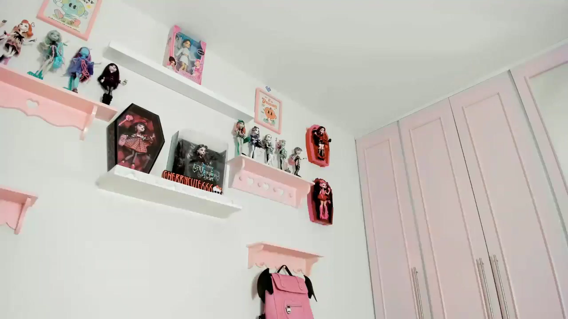 Gallery image thumbnail from Cherrycute666's myfreecams stream on, 11/23/2025, 08:36 image 16 of 20