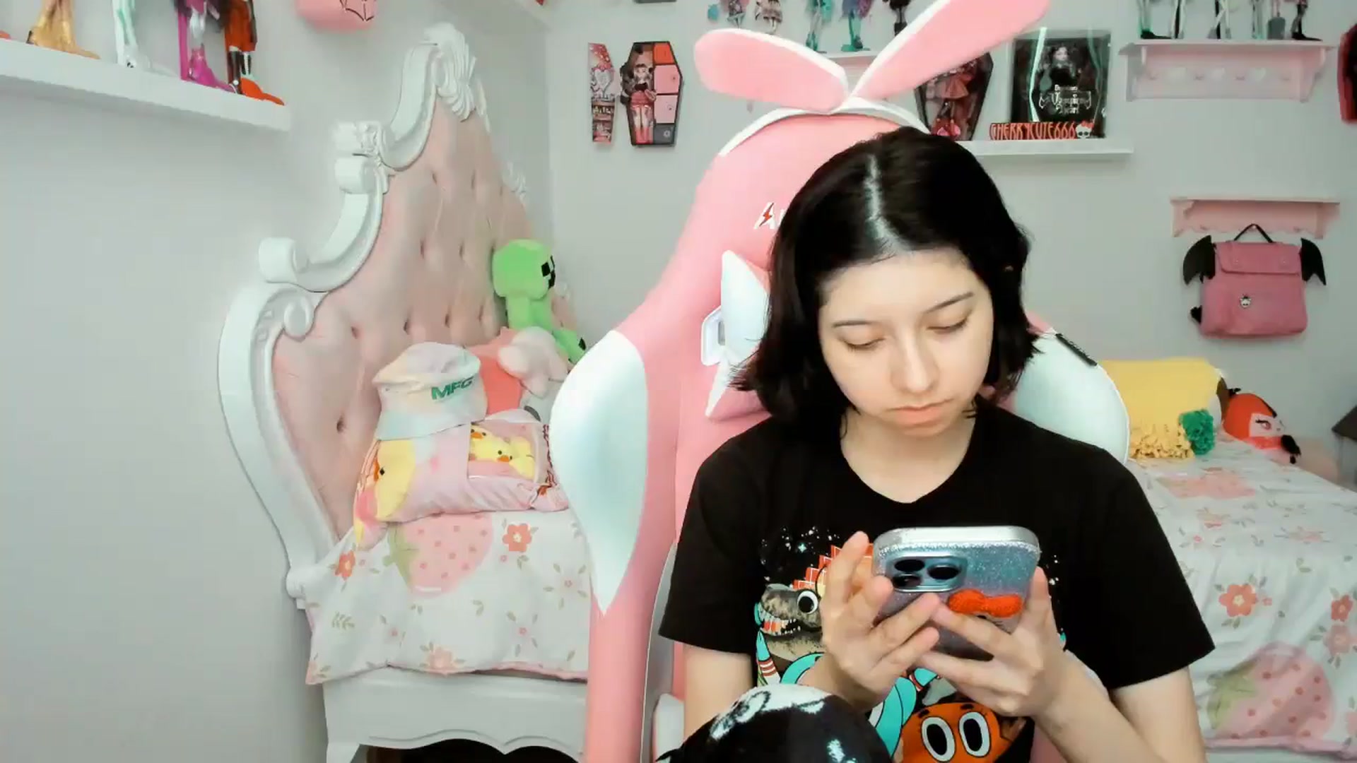 Gallery image thumbnail from Cherrycute666's myfreecams stream on, 11/24/2025, 24:13 image 3 of 20