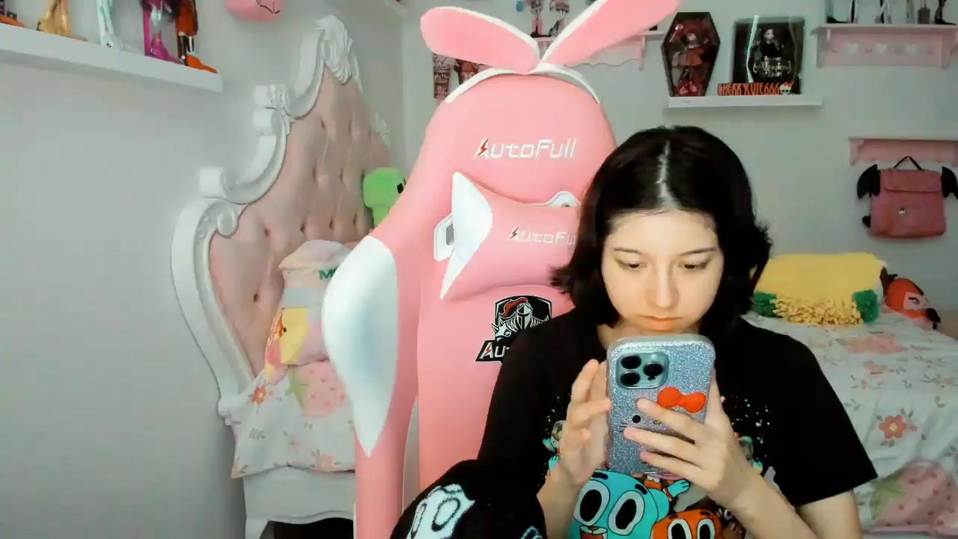 Gallery image thumbnail from Cherrycute666's myfreecams stream on, 11/24/2025, 24:13 image 10 of 20