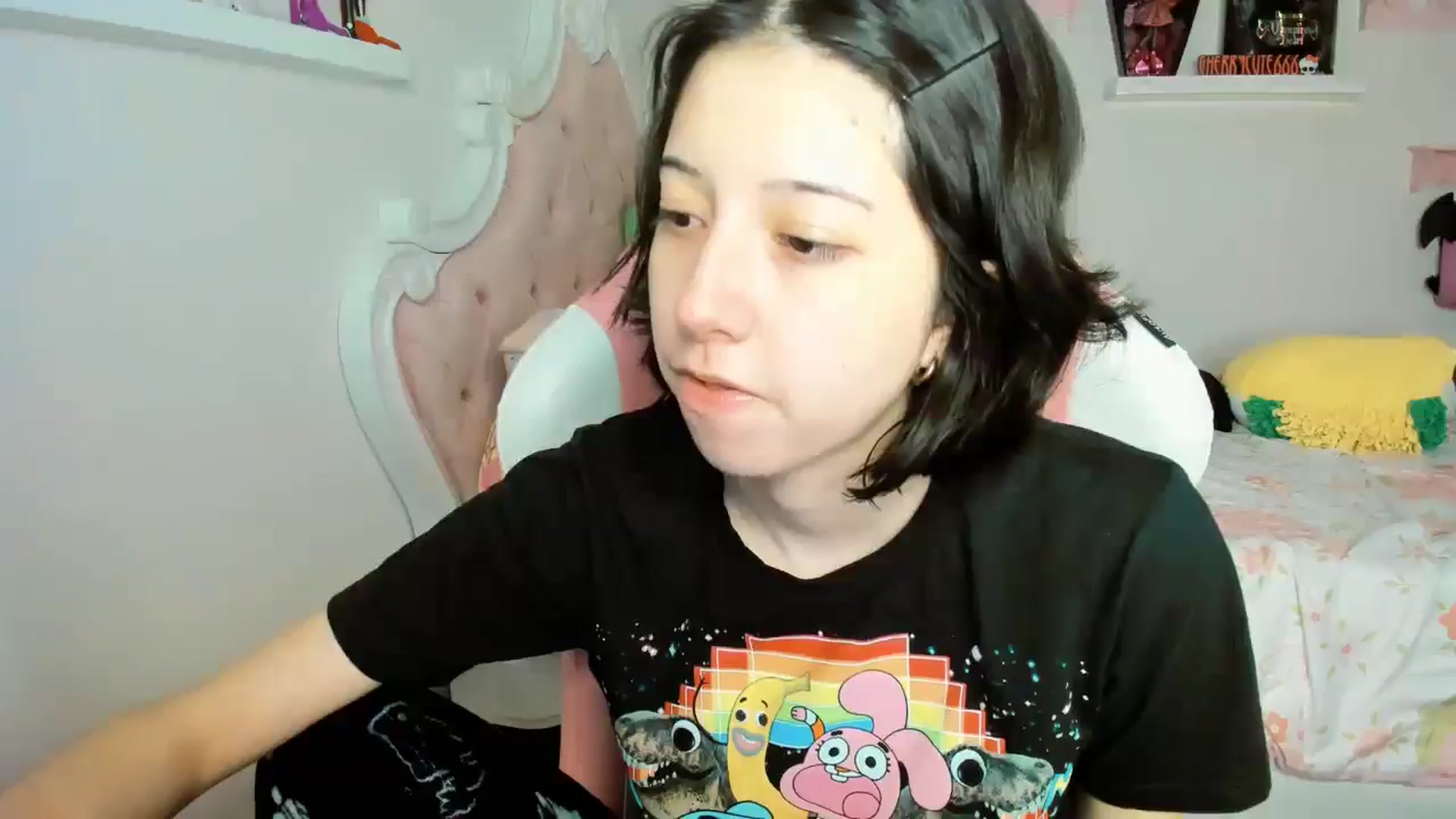 Gallery image thumbnail from Cherrycute666's myfreecams stream on, 11/24/2025, 24:13 image 15 of 20