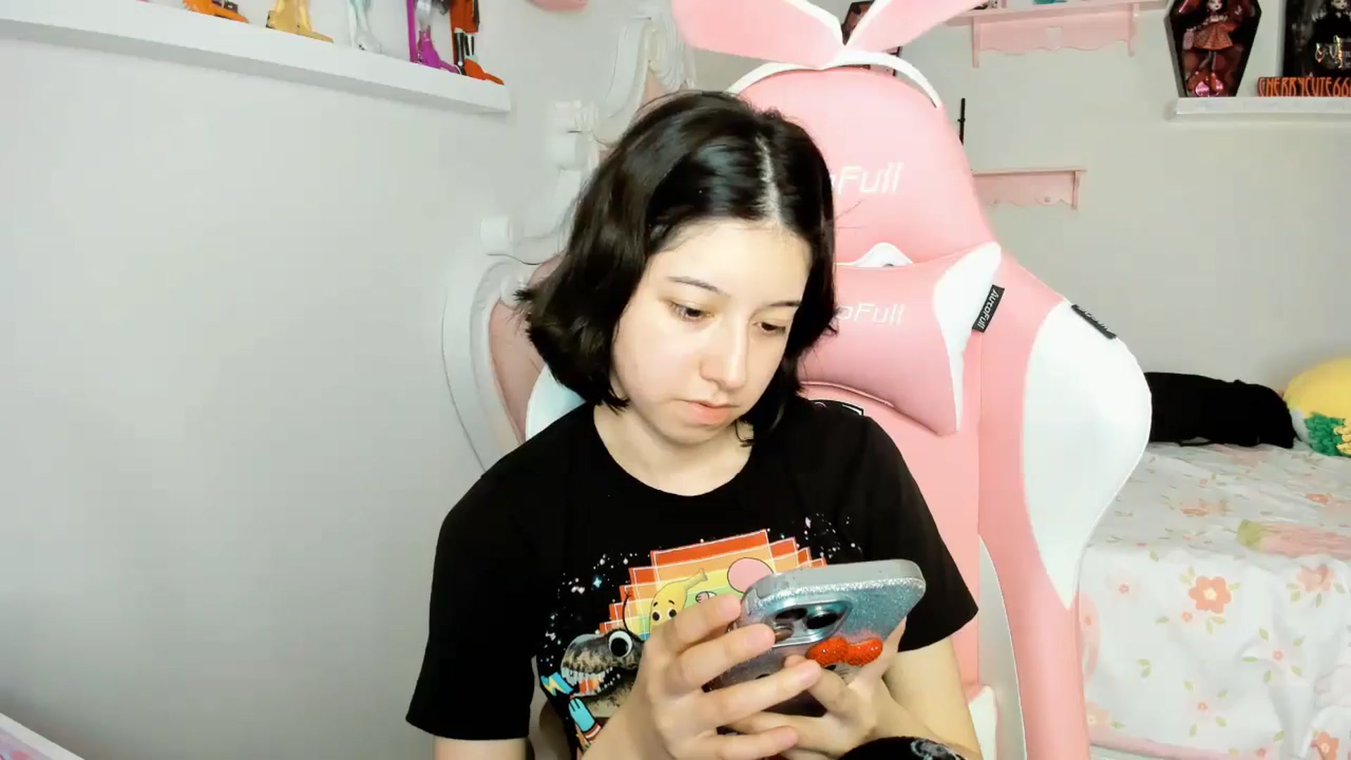 Gallery image thumbnail from Cherrycute666's myfreecams stream on, 11/24/2025, 24:13 image 20 of 20