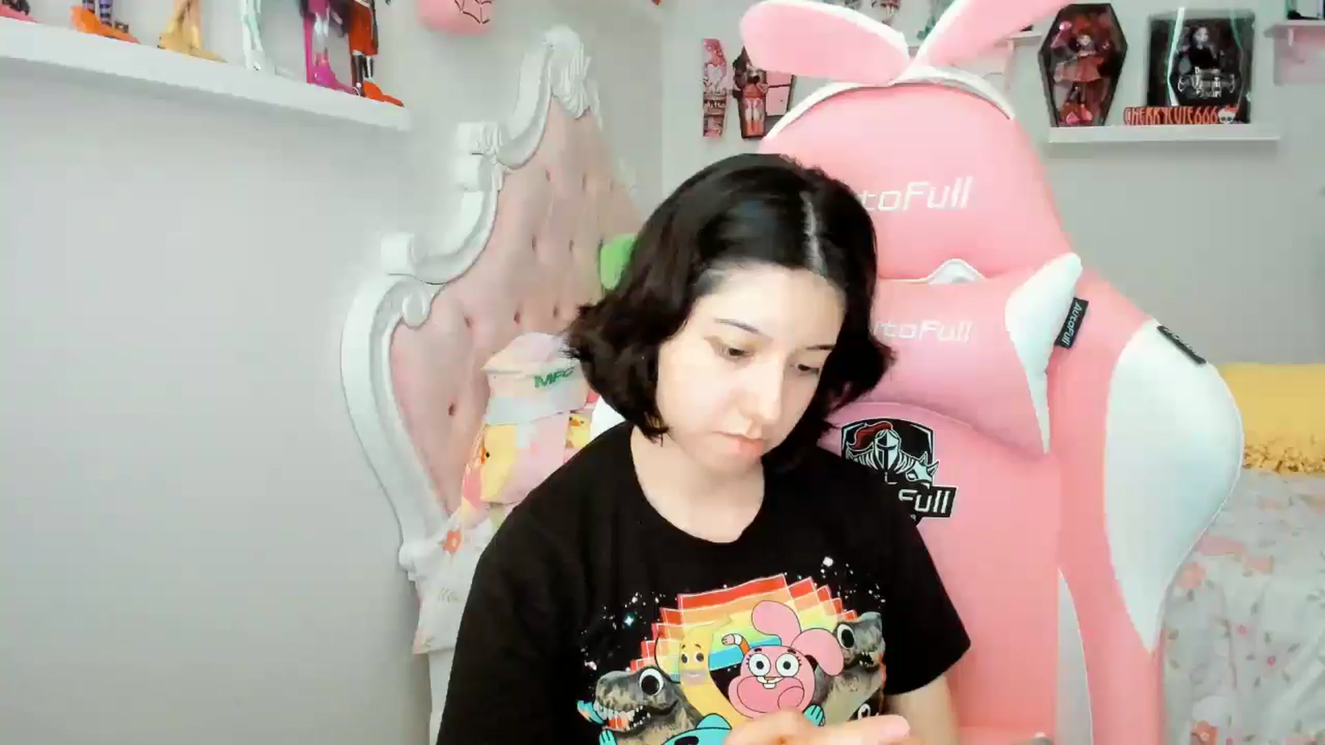 Gallery image thumbnail from Cherrycute666's myfreecams stream on, 11/24/2025, 24:13 image 6 of 20