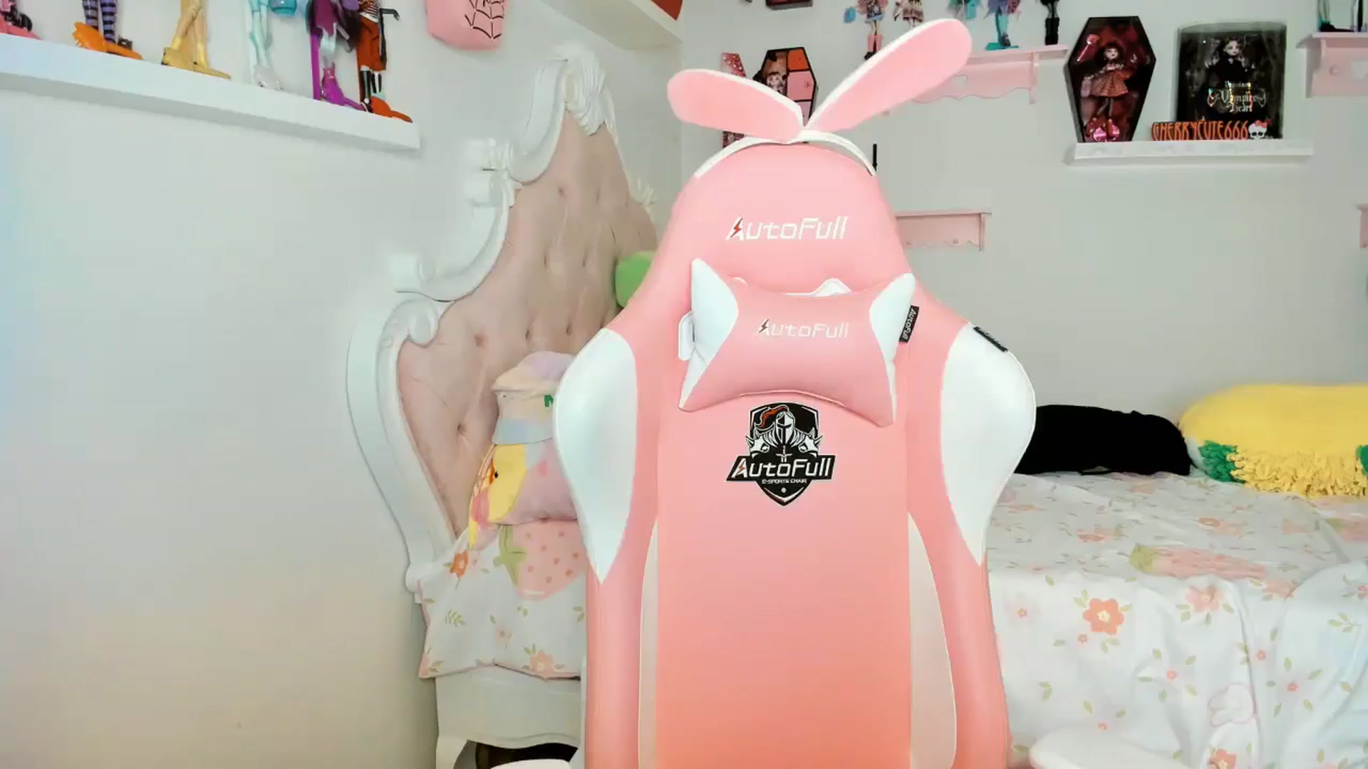 Gallery image thumbnail from Cherrycute666's myfreecams stream on, 11/24/2025, 03:04 image 19 of 20