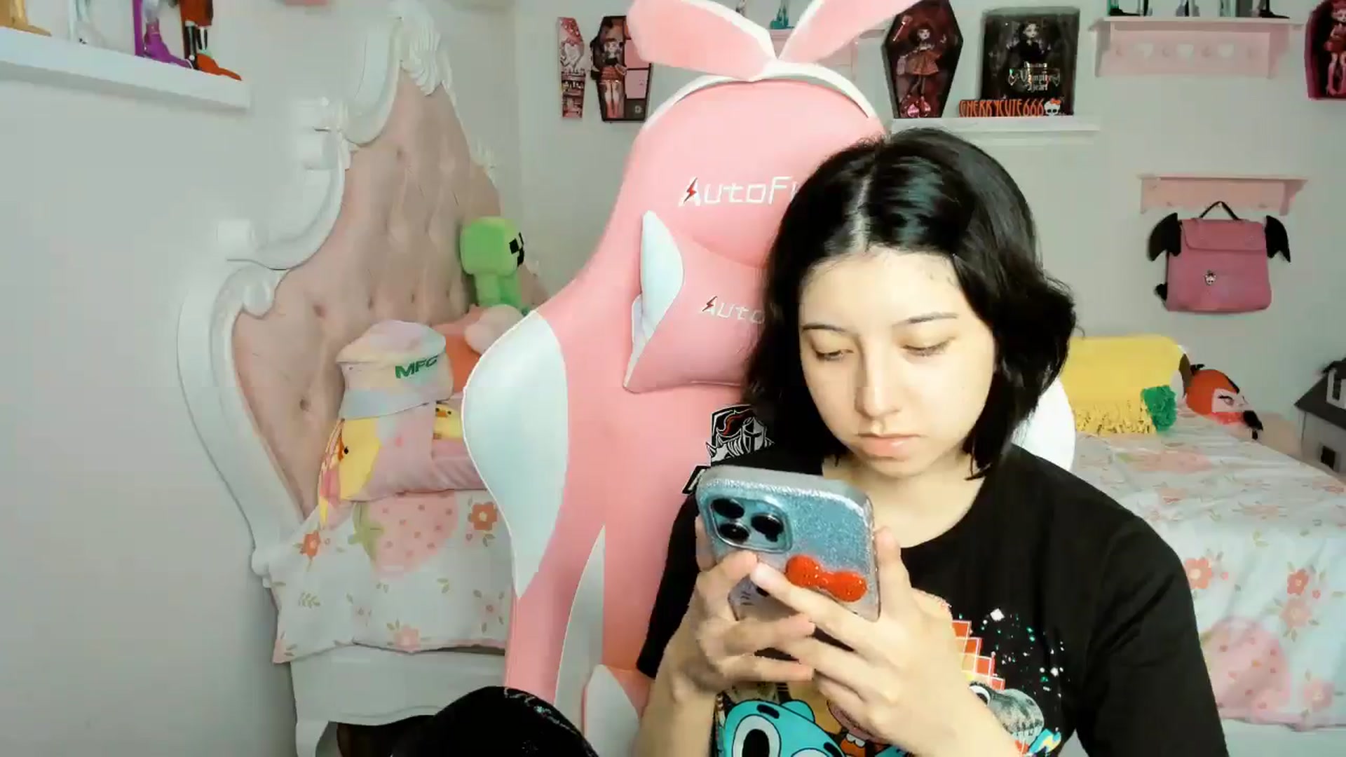 Gallery image thumbnail from Cherrycute666's myfreecams stream on, 11/24/2025, 03:04 image 4 of 20
