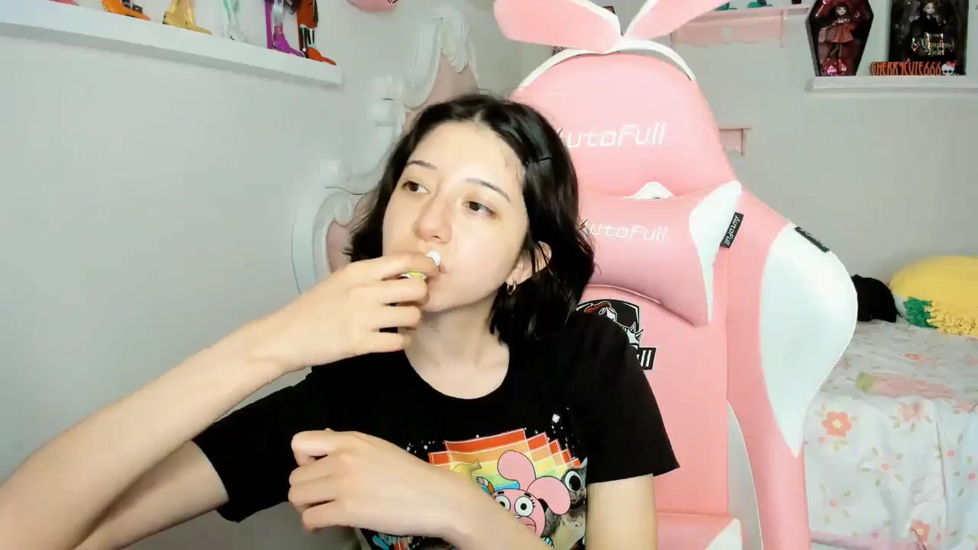 Gallery image thumbnail from Cherrycute666's myfreecams stream on, 11/24/2025, 03:04 image 5 of 20