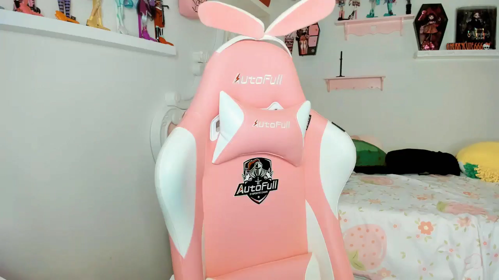 Gallery image thumbnail from Cherrycute666's myfreecams stream on, 11/24/2025, 03:04 image 17 of 20