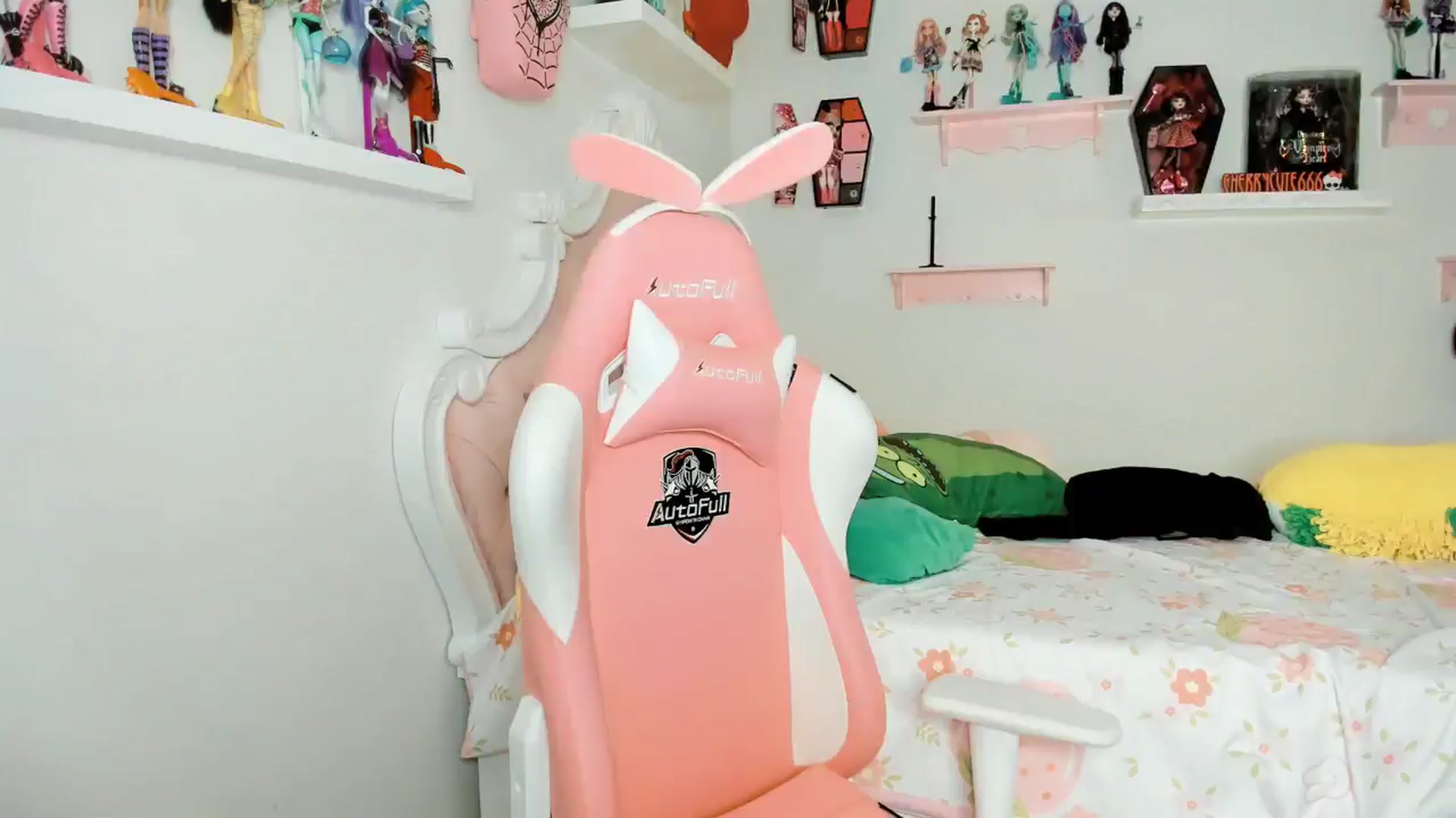 Gallery image thumbnail from Cherrycute666's myfreecams stream on, 11/24/2025, 03:04 image 2 of 20