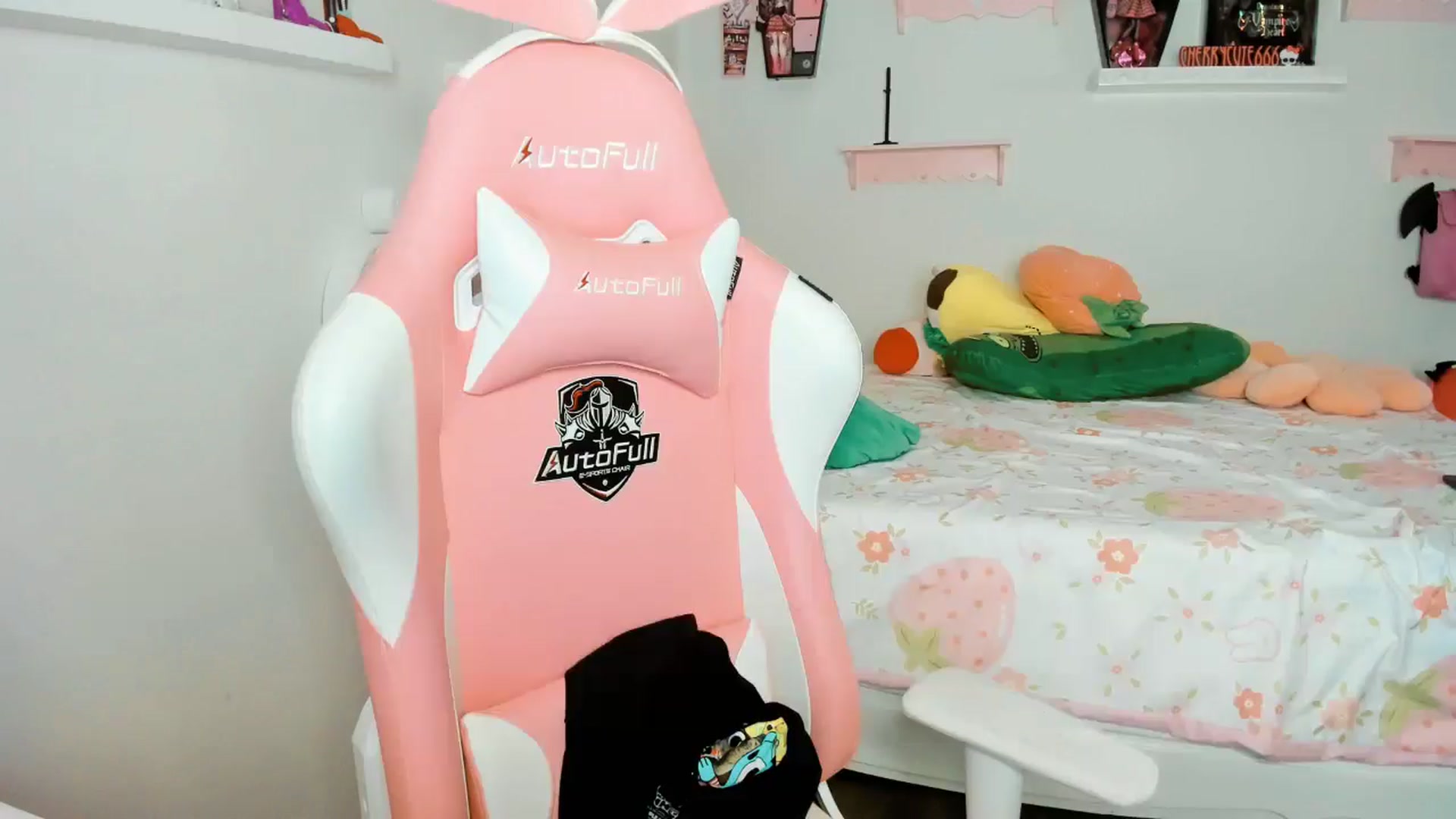 Gallery image thumbnail from Cherrycute666's myfreecams stream on, 11/24/2025, 04:33 image 8 of 20